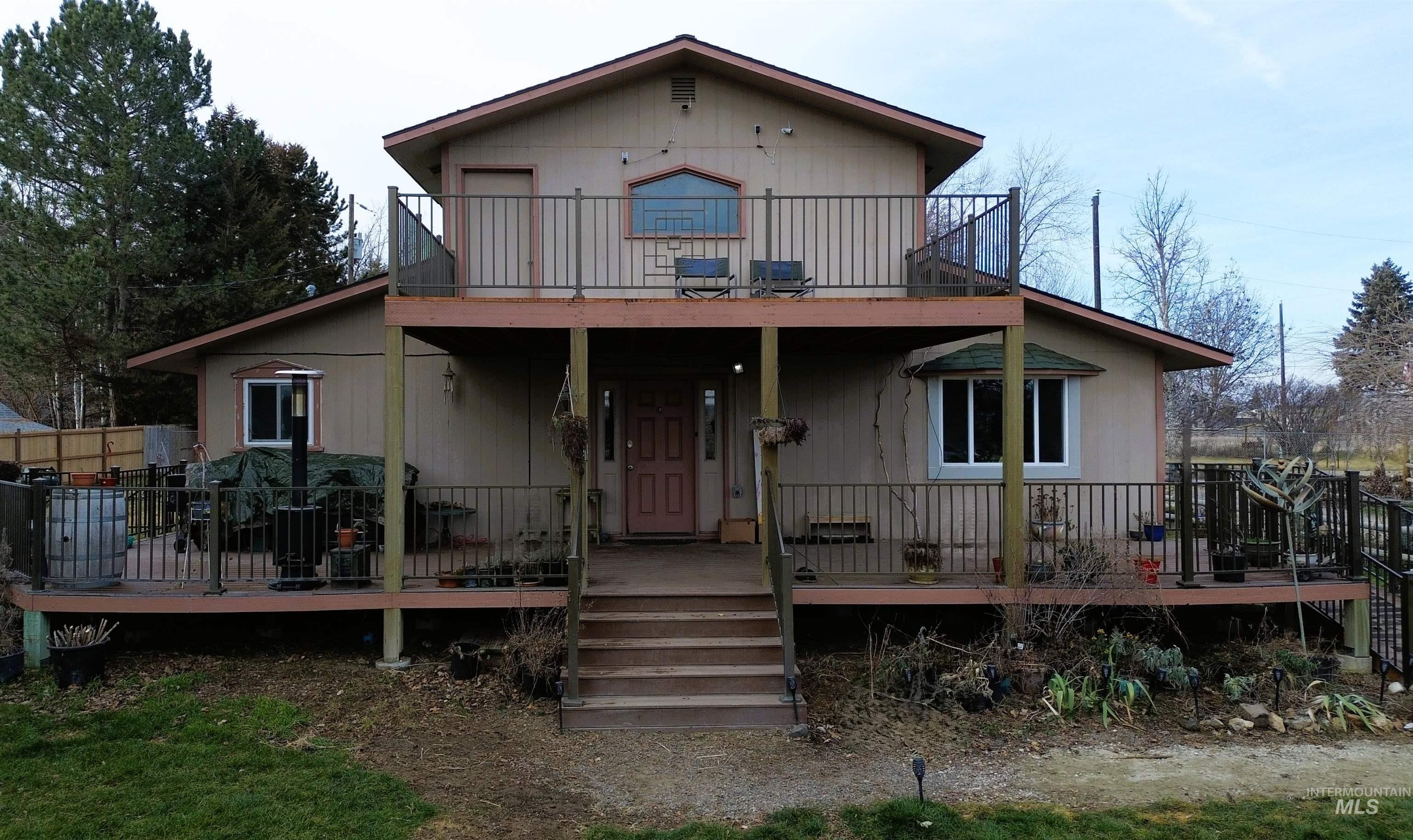 16985 Garnet Rd Property Photo 6