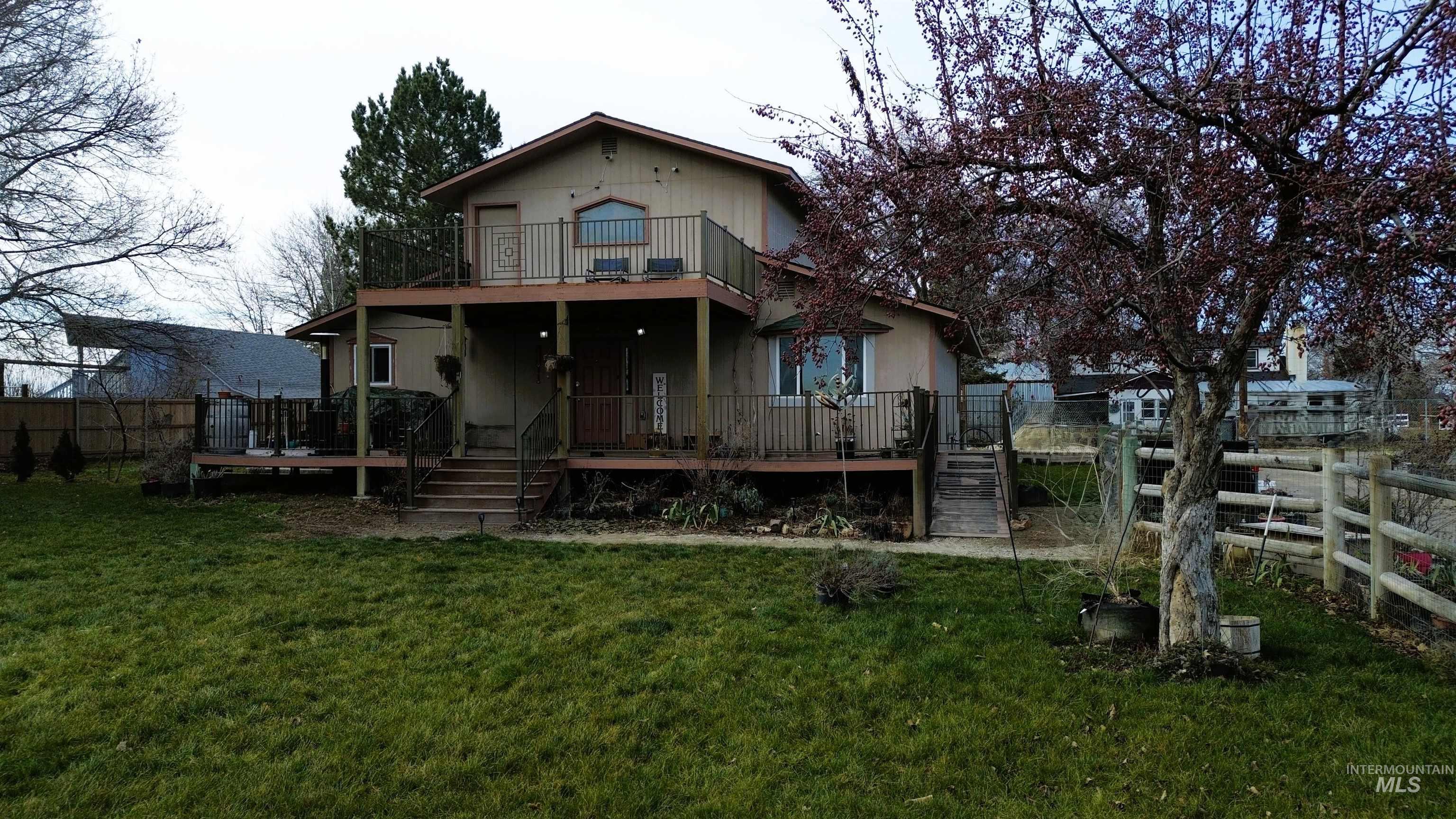 16985 Garnet Rd Property Photo 8