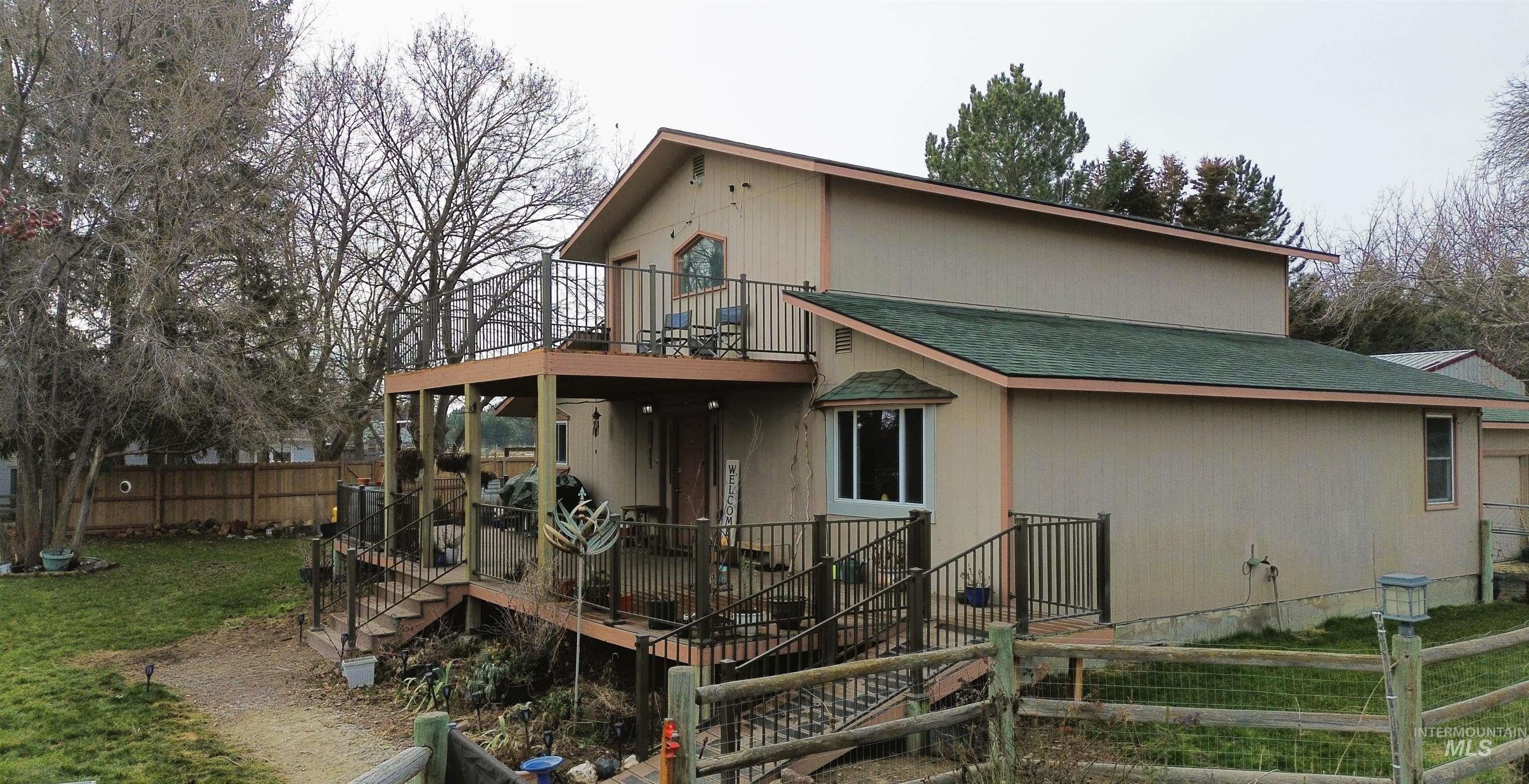 16985 Garnet Rd Property Photo 9