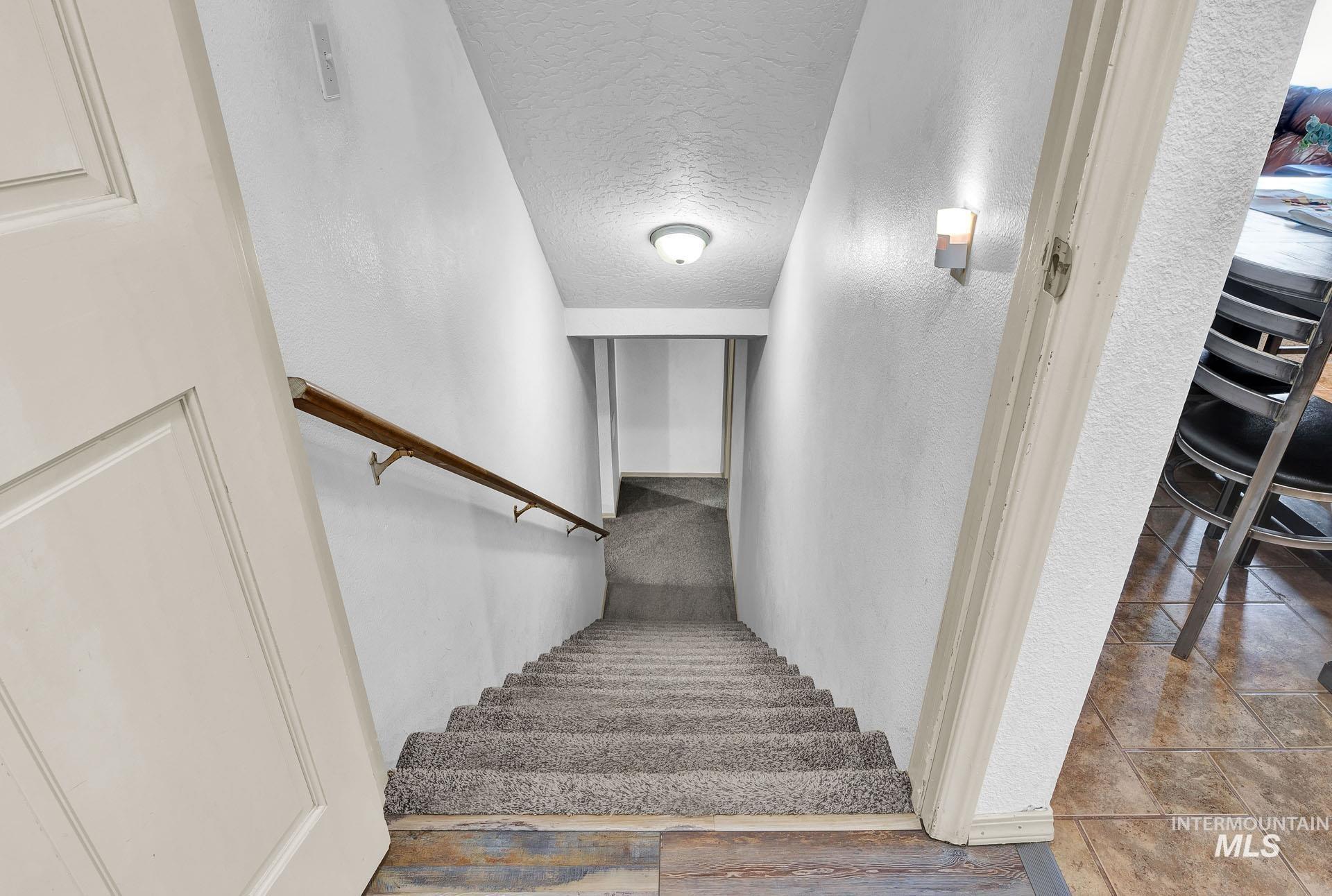 16985 Garnet Rd Property Photo 23