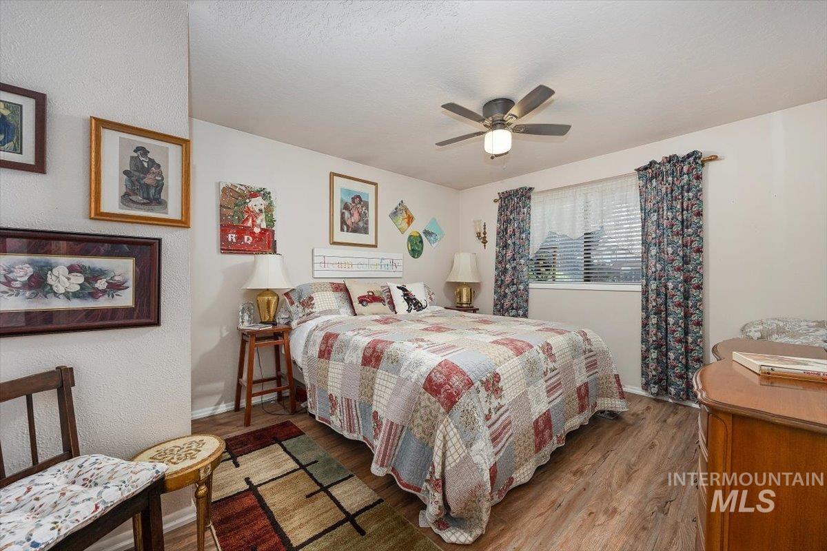 215 Willow Property Photo 19