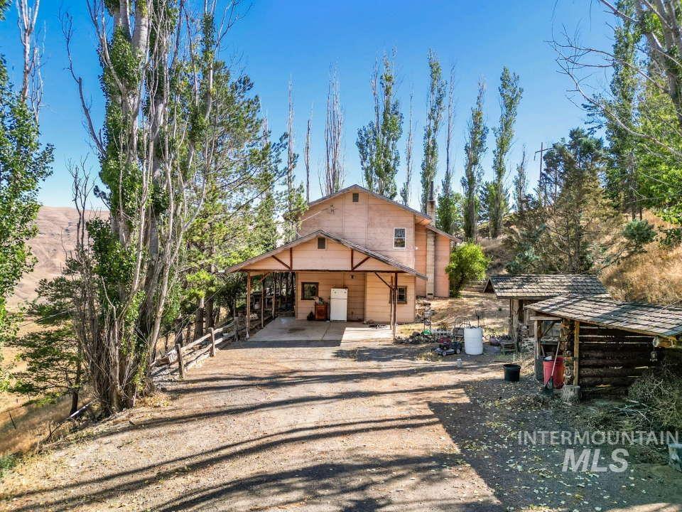 2026 Silcott Hills Road Property Photo 2