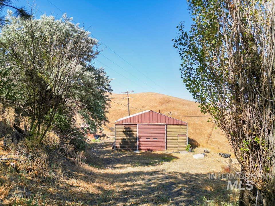 2026 Silcott Hills Road Property Photo 6