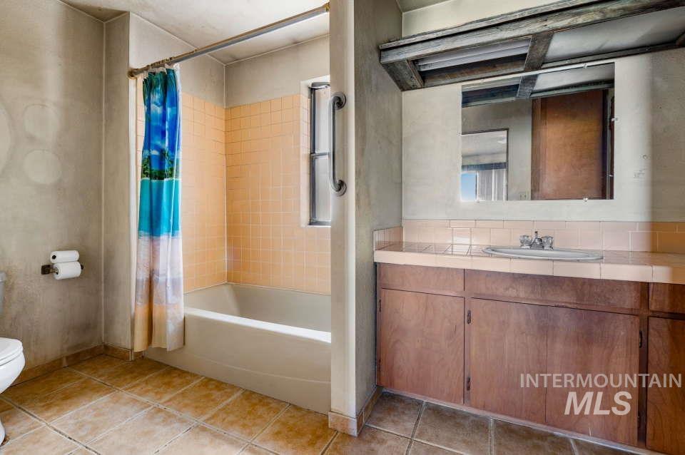 2026 Silcott Hills Road Property Photo 21