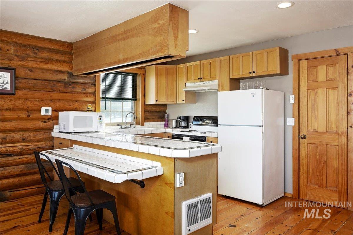 128 E Sage Ave Property Photo 3