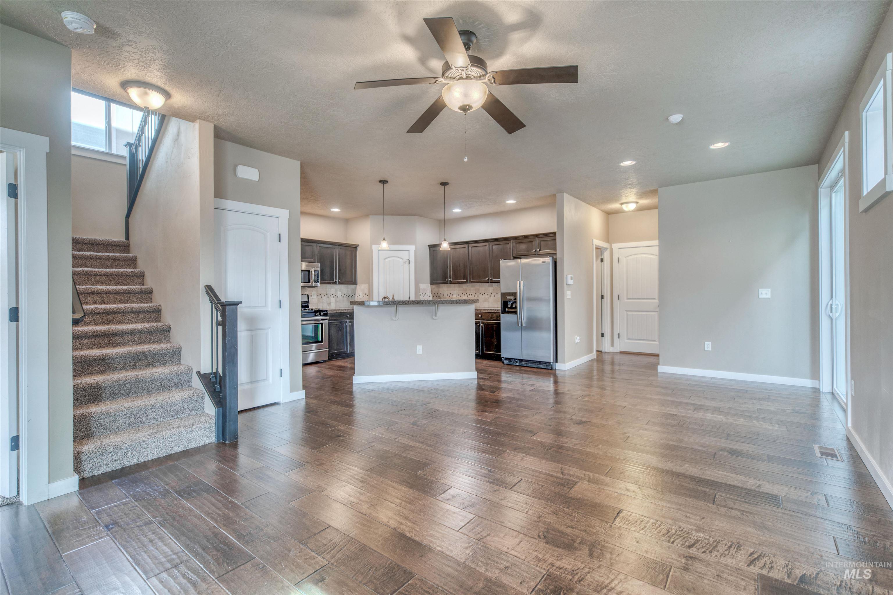 4470 S Axiom Ave Property Photo 4
