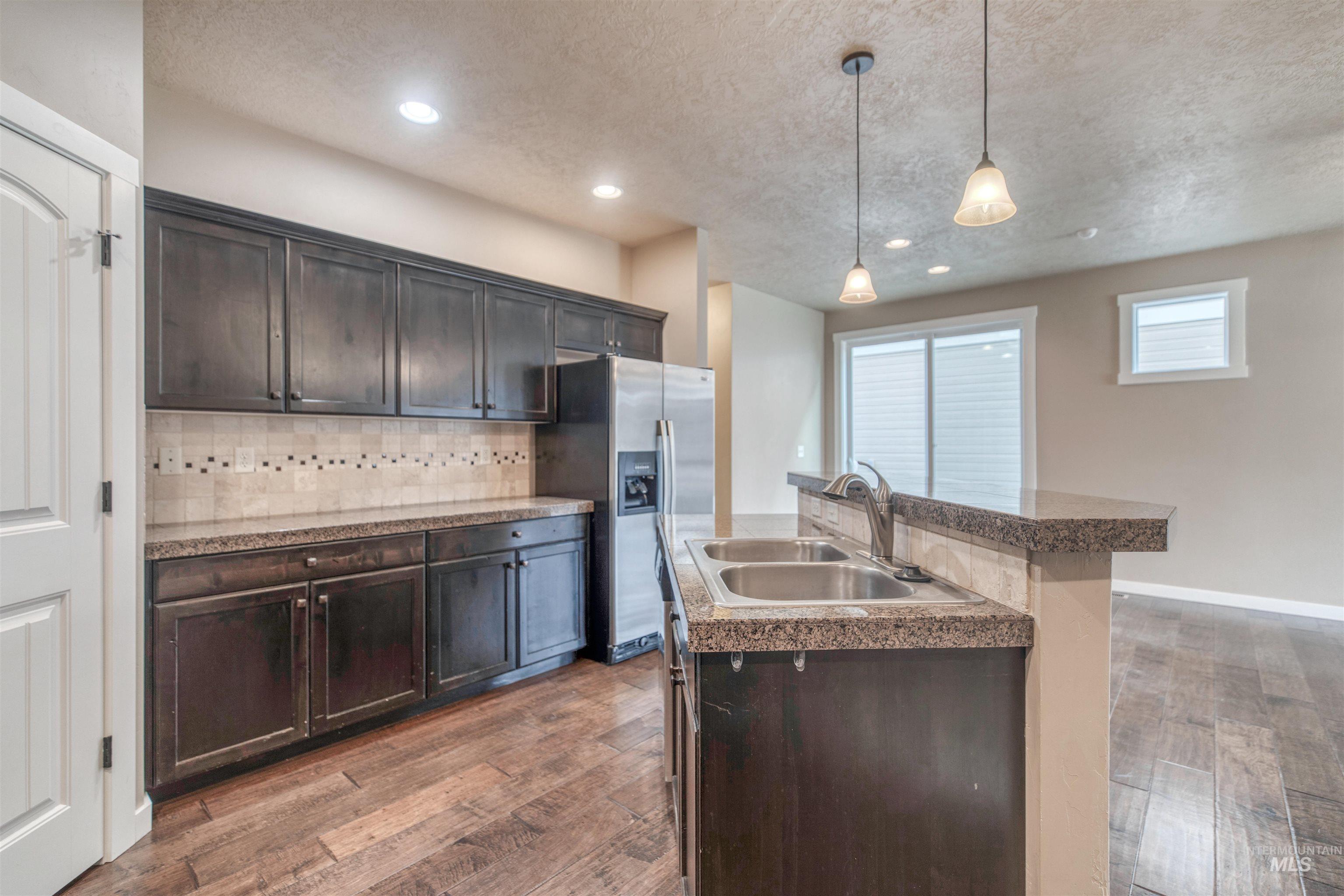 4470 S Axiom Ave Property Photo 8