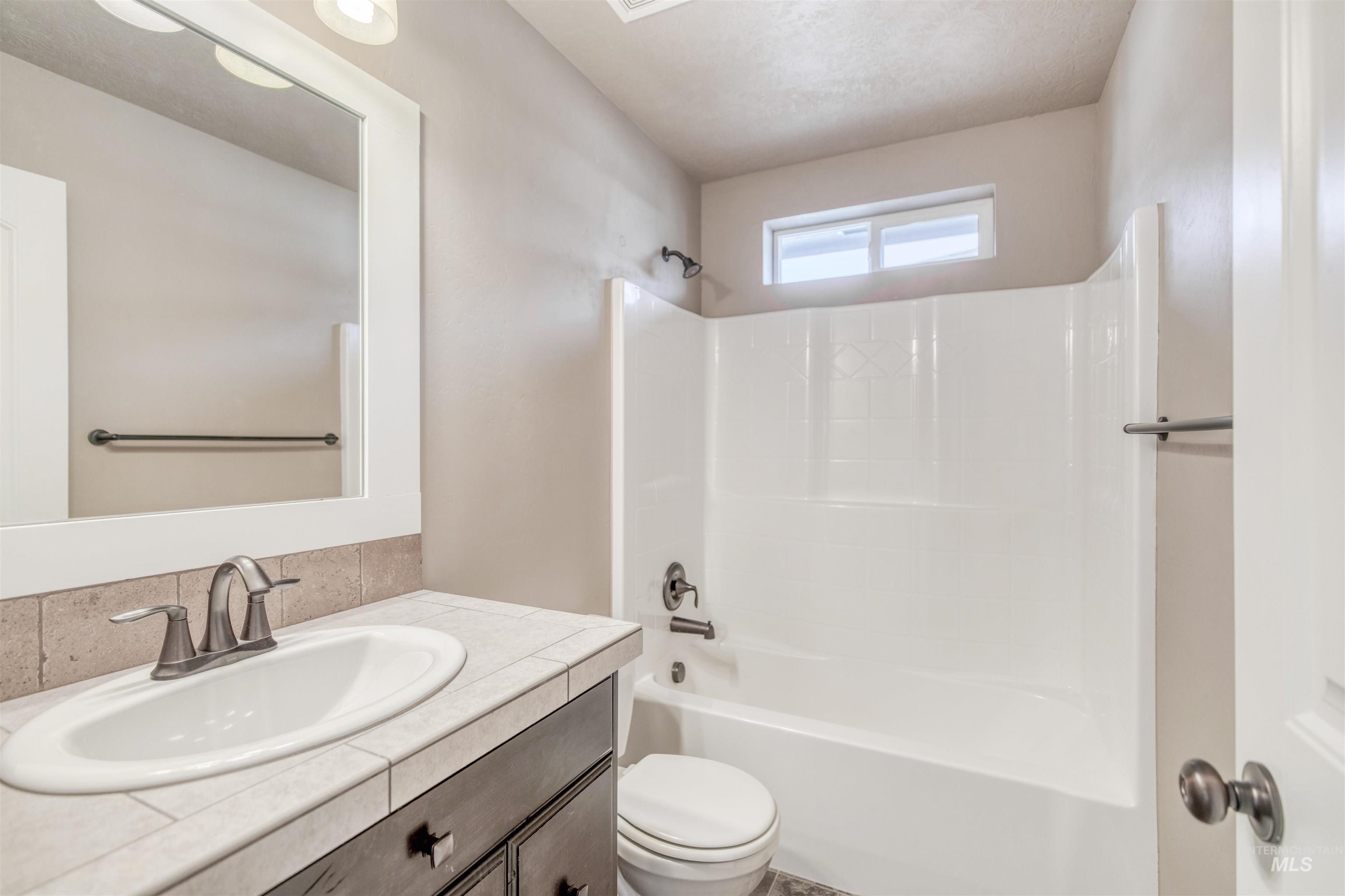 4470 S Axiom Ave Property Photo 17