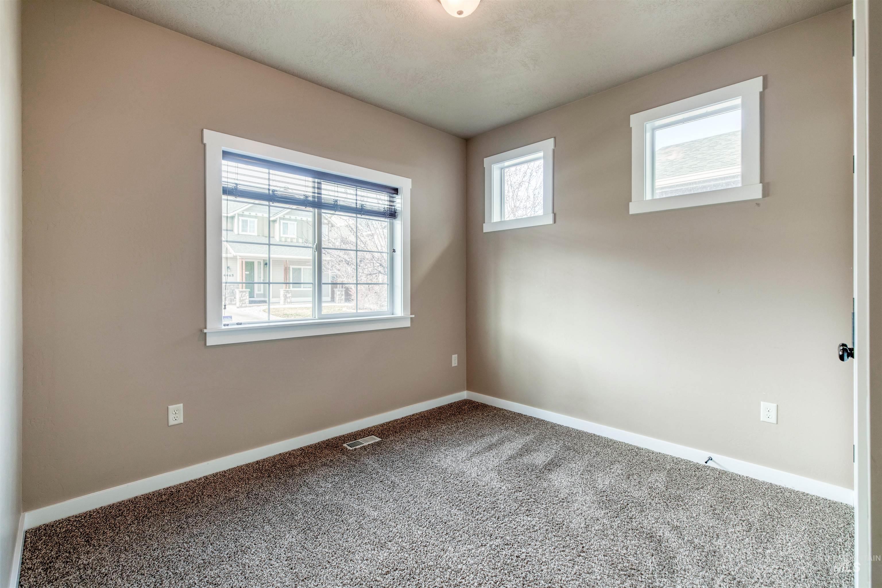 4470 S Axiom Ave Property Photo 18