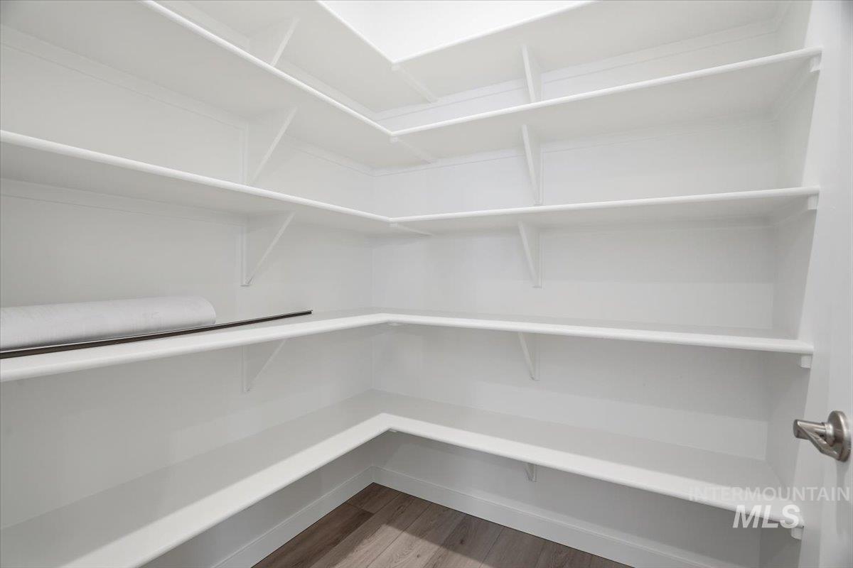 1216 Stirling Meadows Ct Property Photo 6