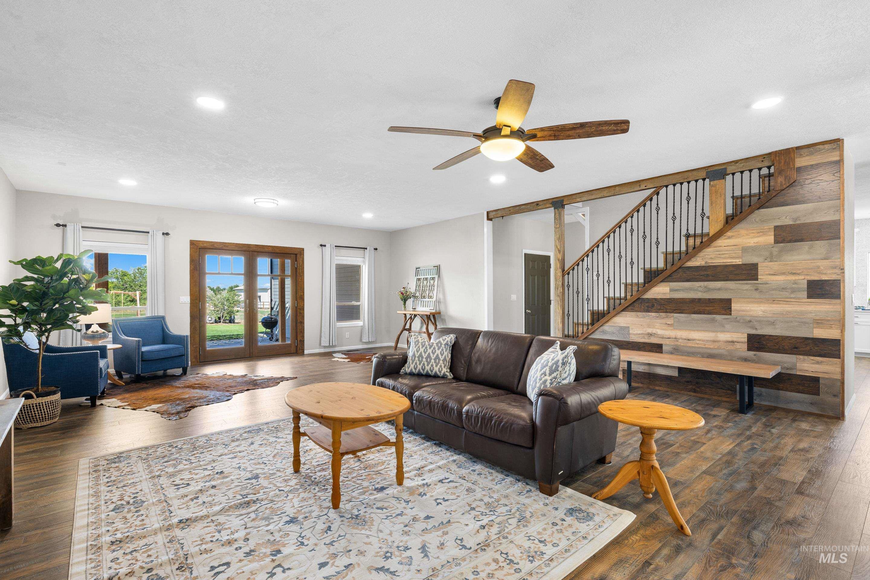 14119 Silver Ridge Rd Property Photo 9