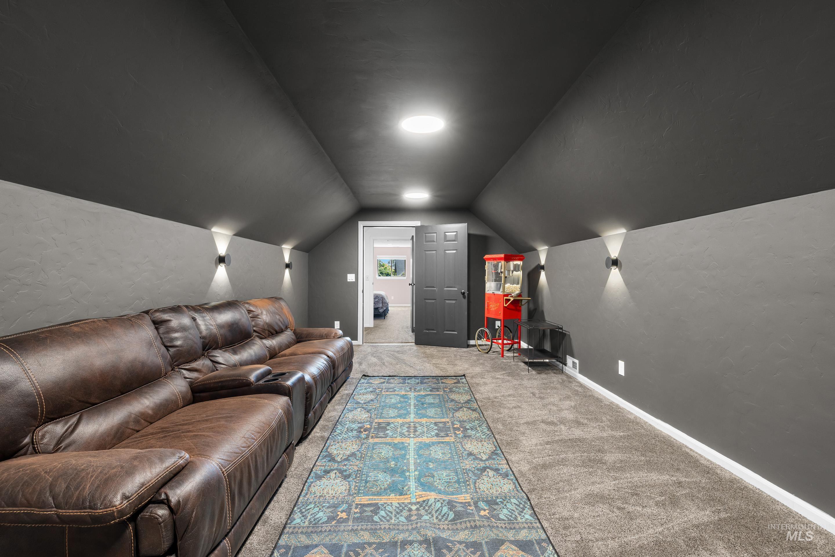 14119 Silver Ridge Rd Property Photo 37