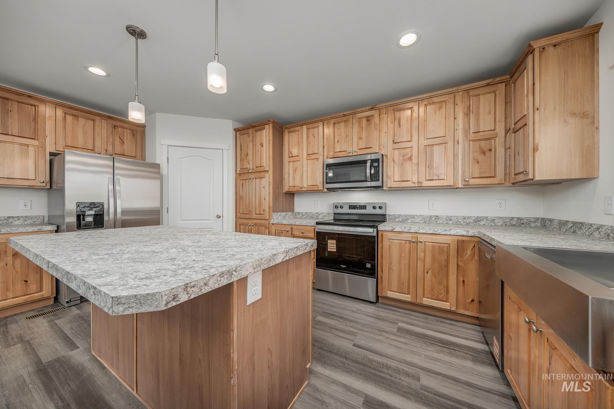 2750 Alden Rd #8 Property Photo 1