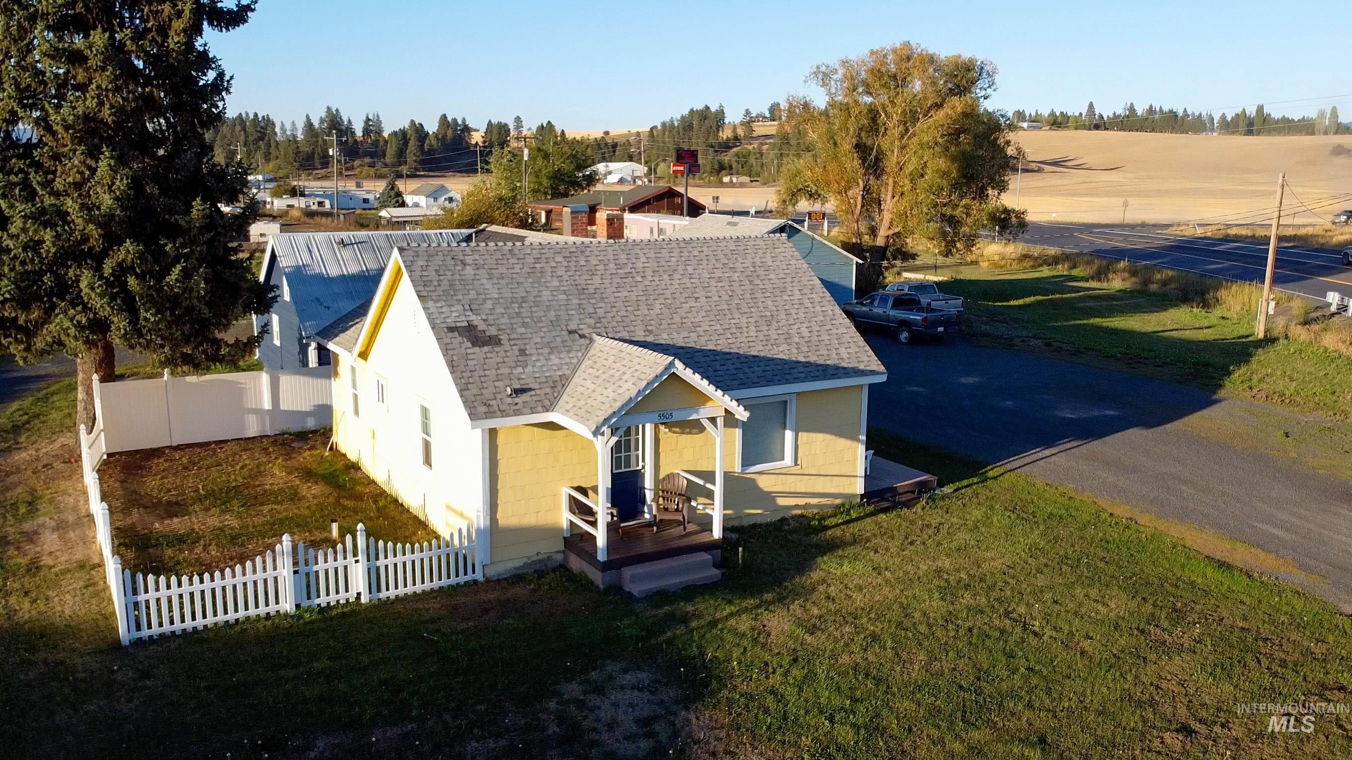 5513 N Hwy 95 Property Photo 1