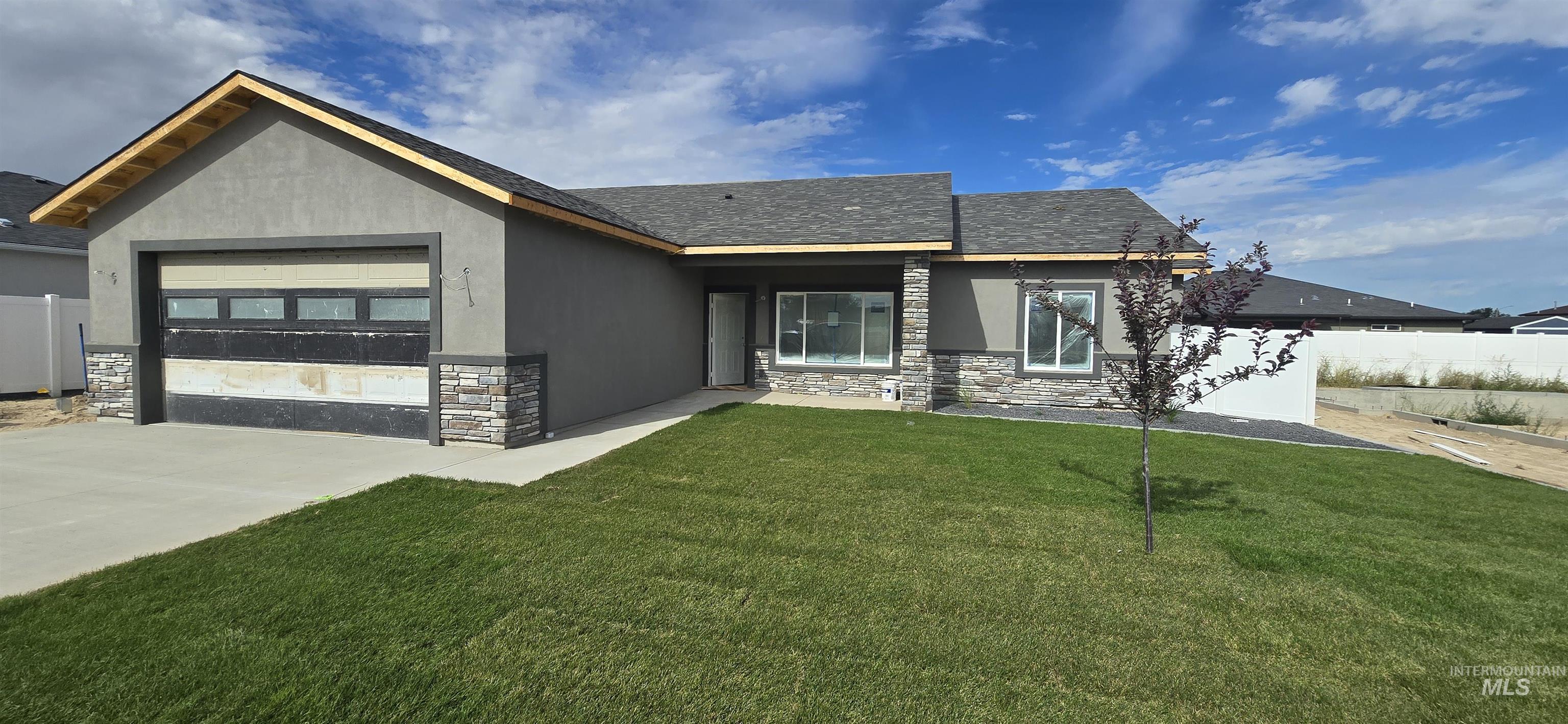 1396 Haizlee Way Property Photo 1