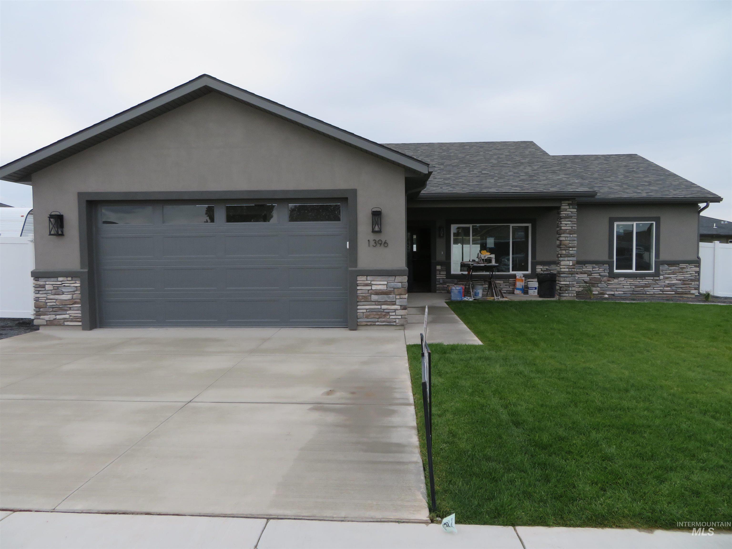 1396 Haizlee Way Property Photo 1