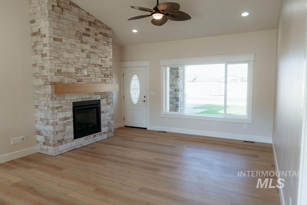1396 Haizlee Way Property Photo 3