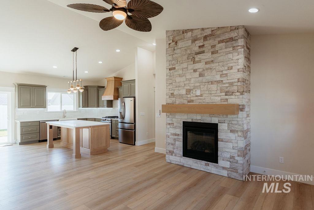 1396 Haizlee Way Property Photo 4