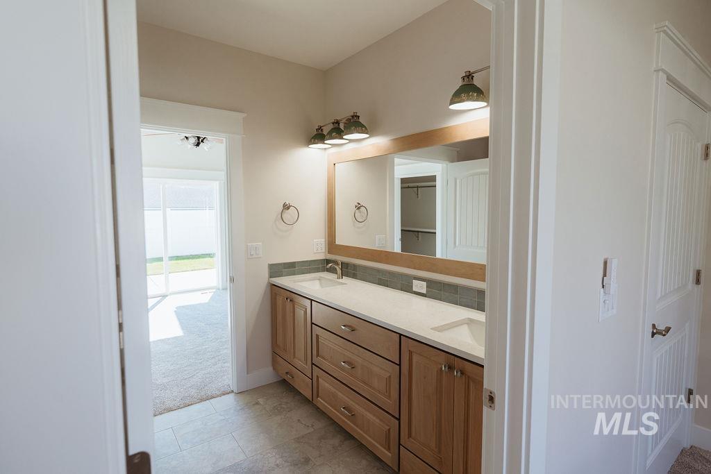 1396 Haizlee Way Property Photo 32