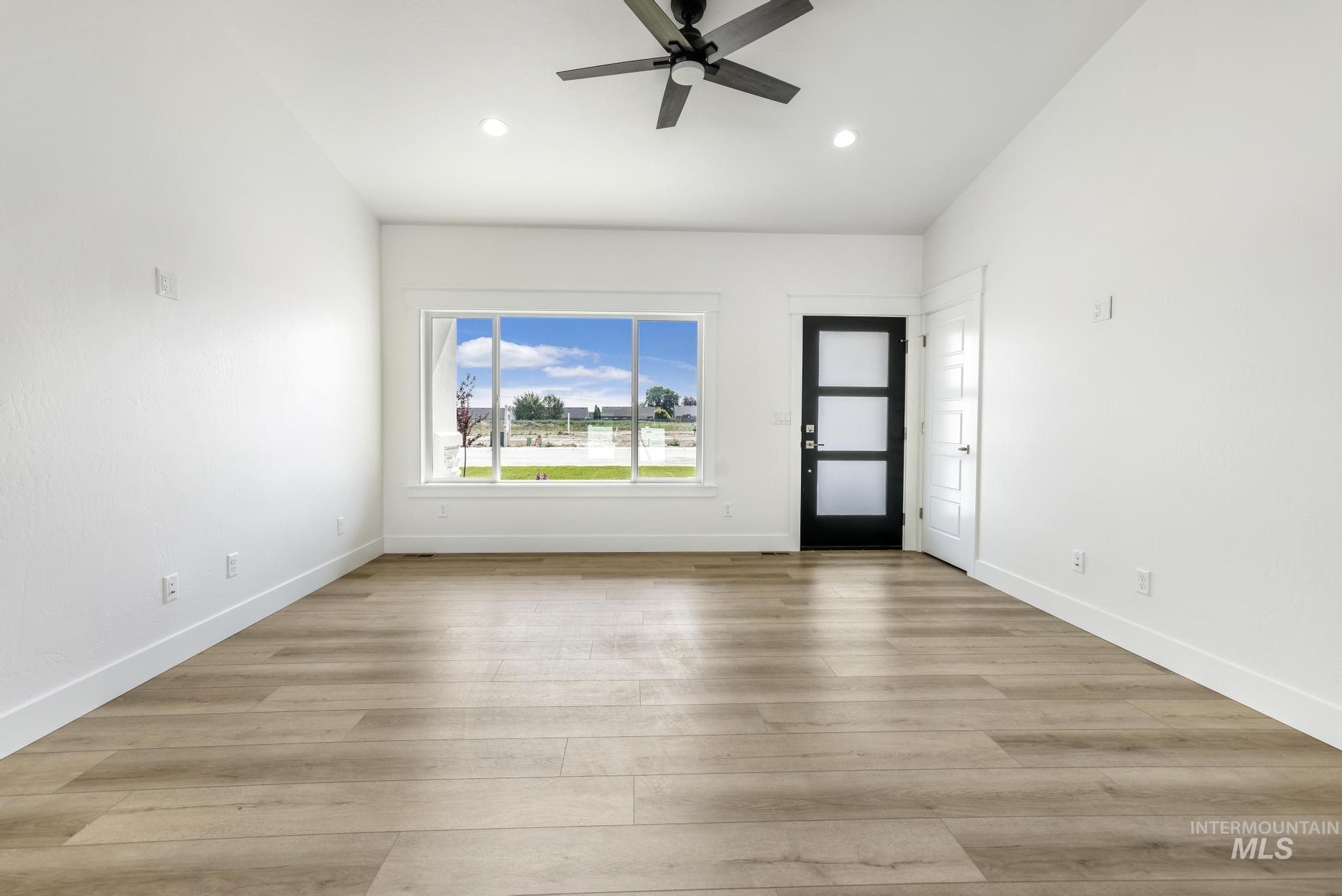 1428 Haizlee Way Property Photo 8