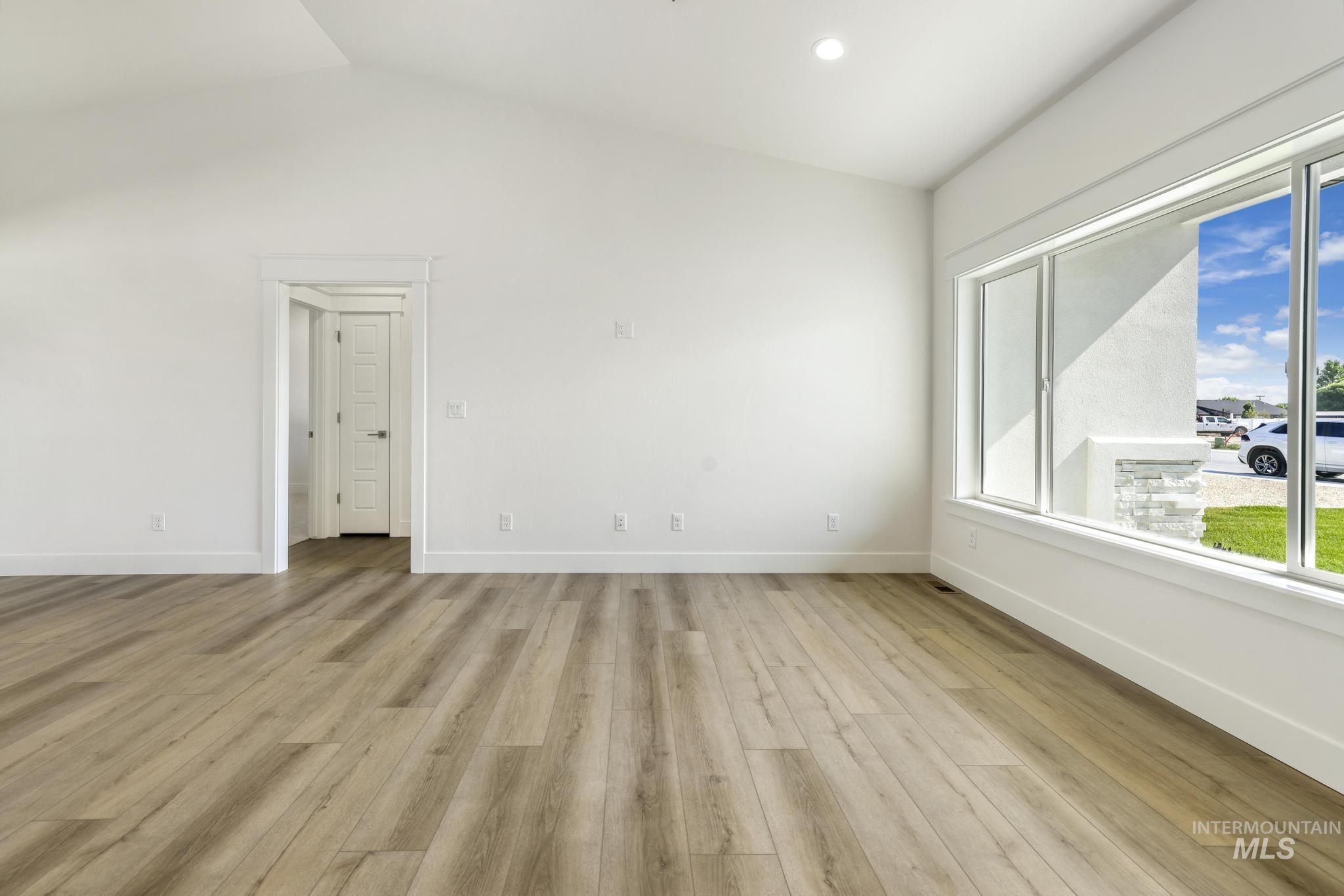 1428 Haizlee Way Property Photo 10