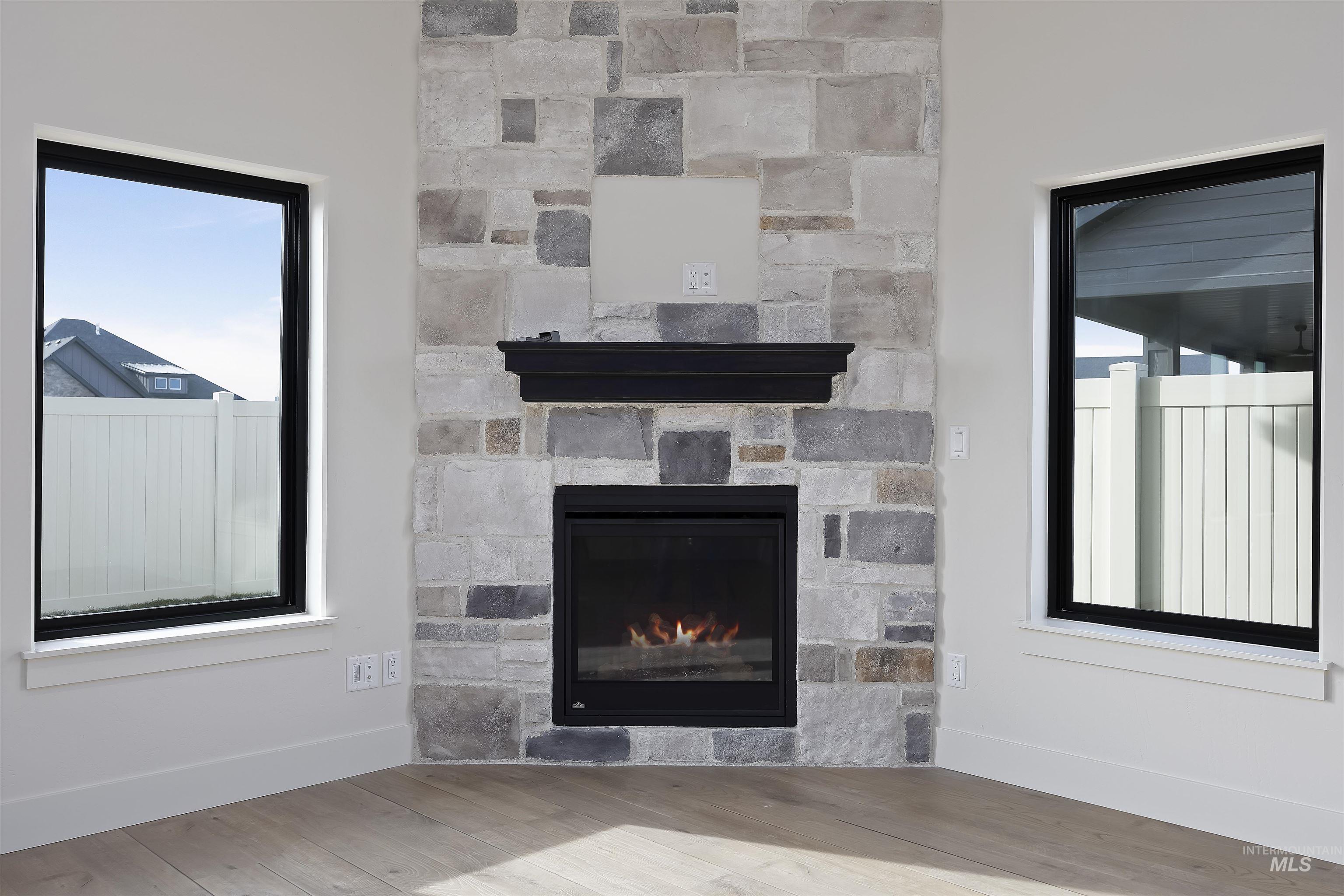 645 Canyon Crest Drive W Property Photo 5