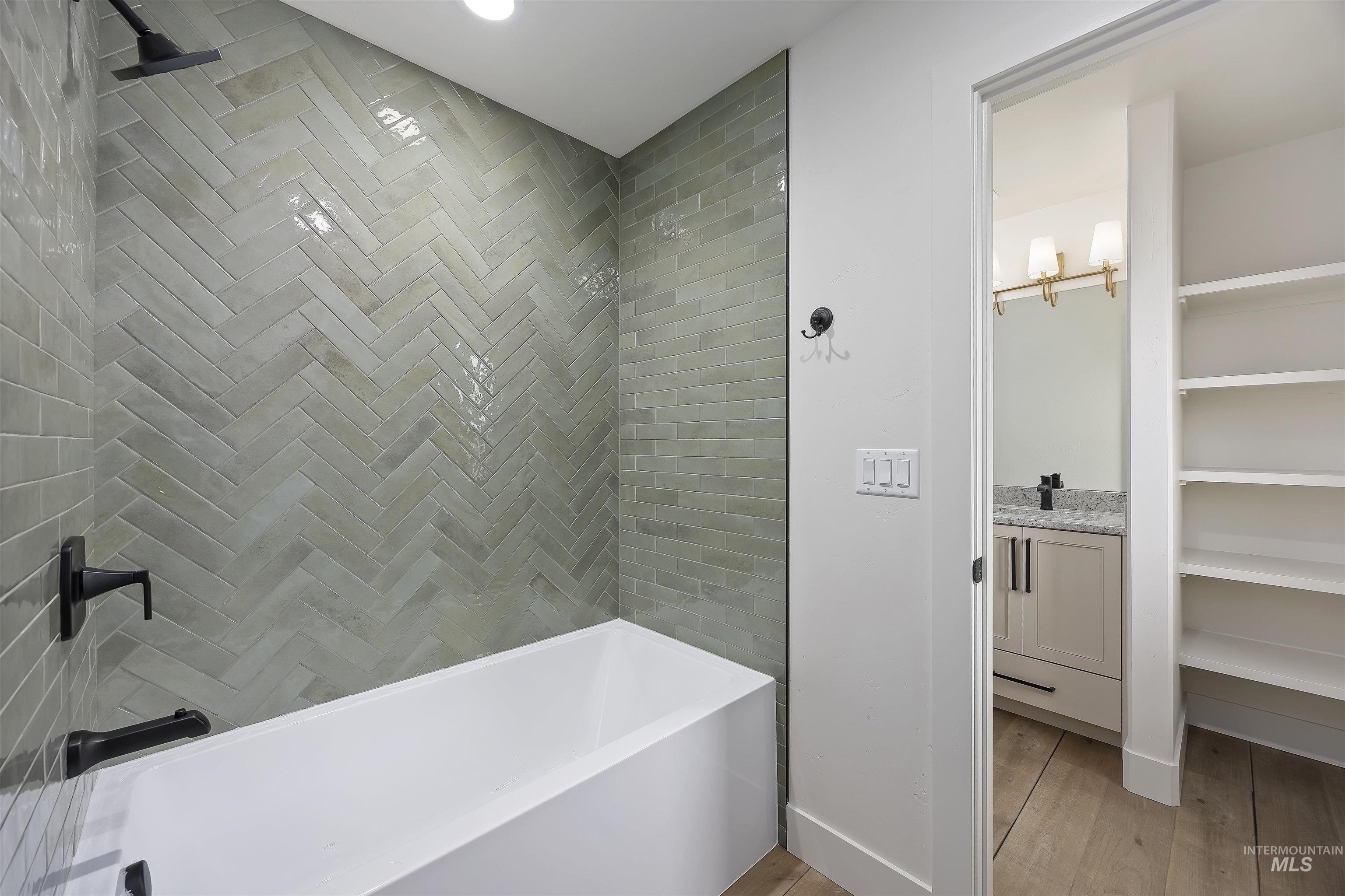 645 Canyon Crest Drive W Property Photo 18