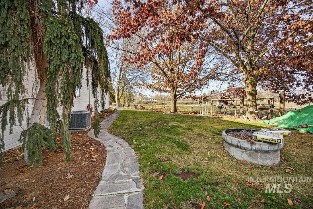 1015 S Main Street Property Photo 7