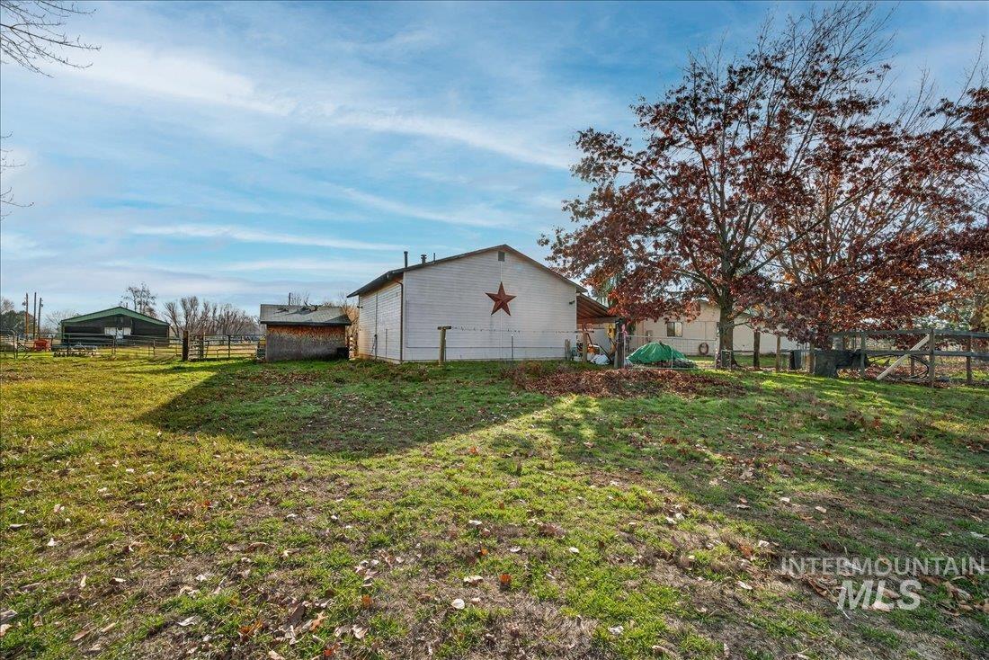 1015 S Main Street Property Photo 8