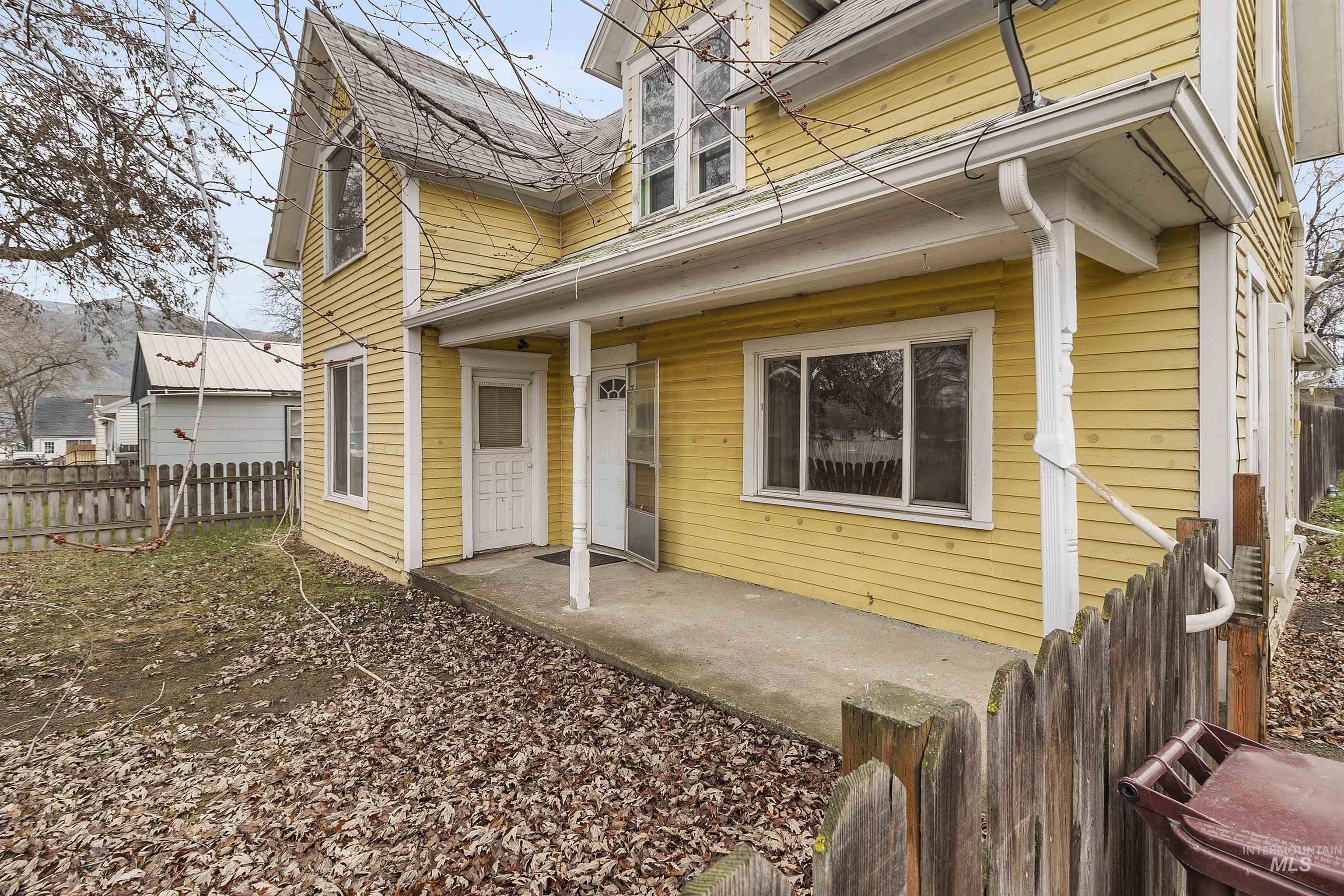 721 9th St. Property Photo 1