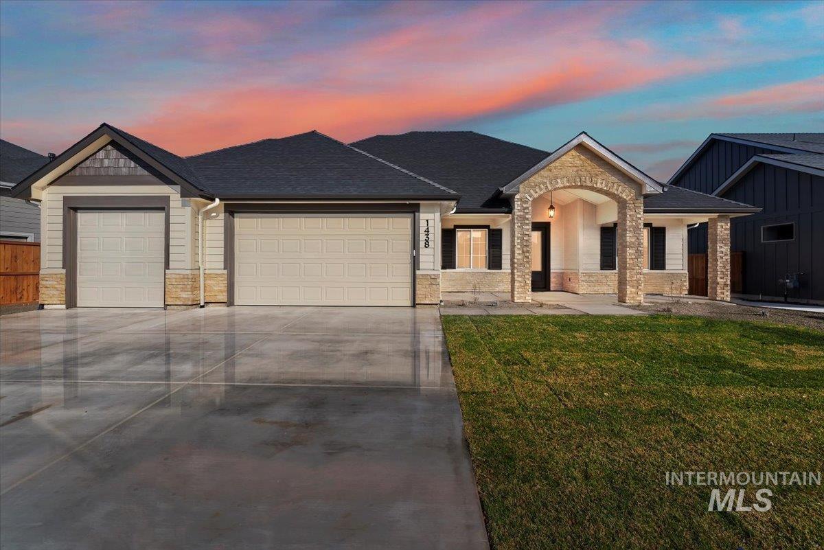 1438 W Ultar Dr. Property Photo 1