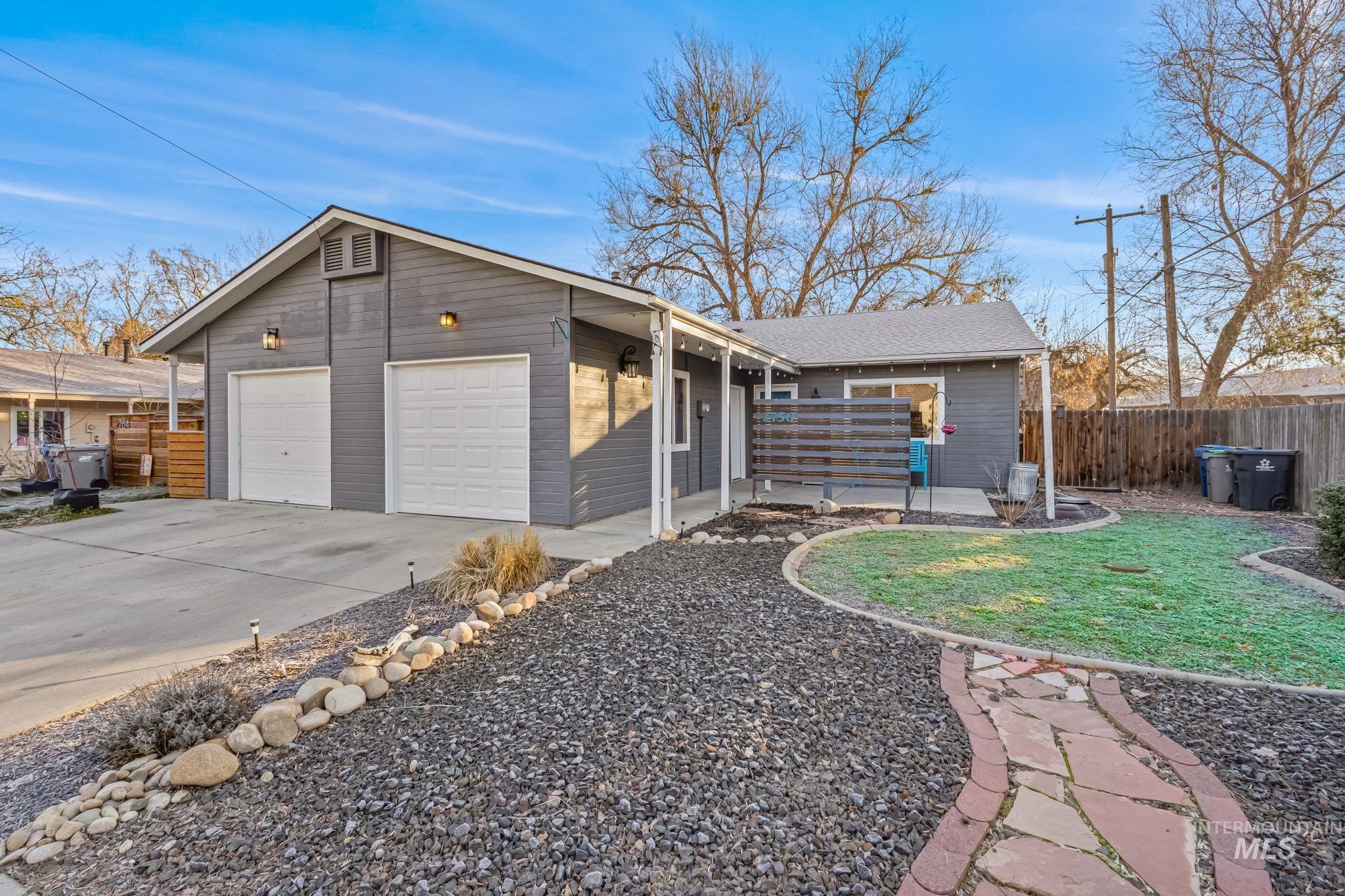 2750 N Macondray Ln