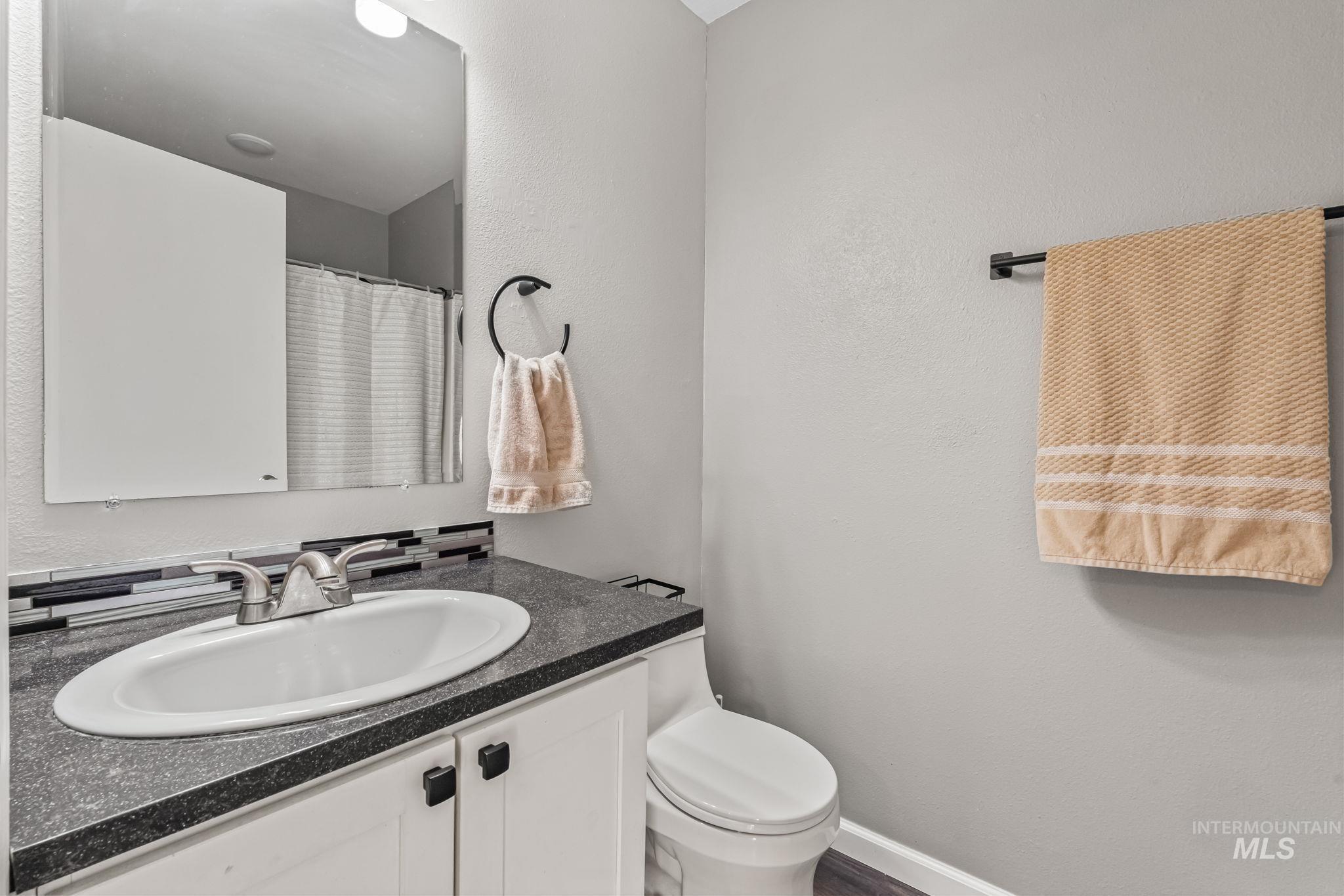 2750 N Macondray Ln Property Photo 15