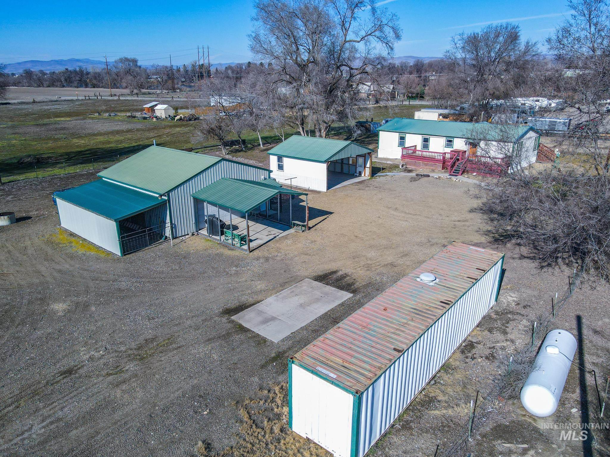 5589 Spur 95 Hwy Property Photo 4