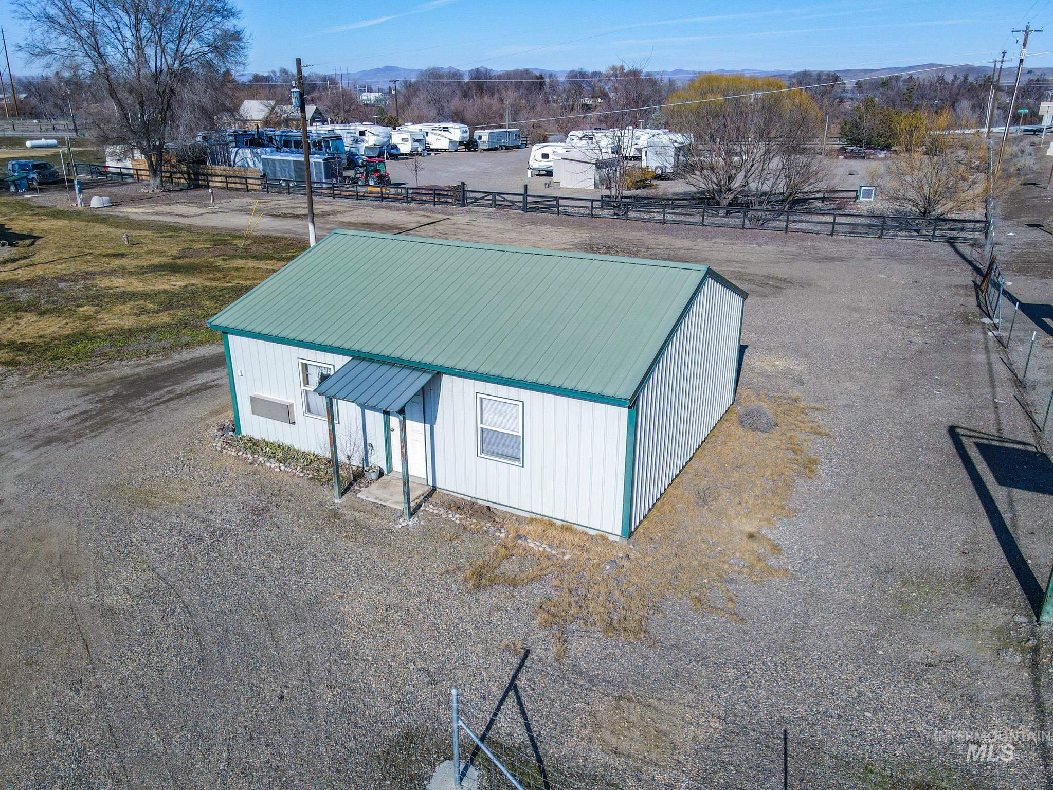 5589 Spur 95 Hwy Property Photo 32