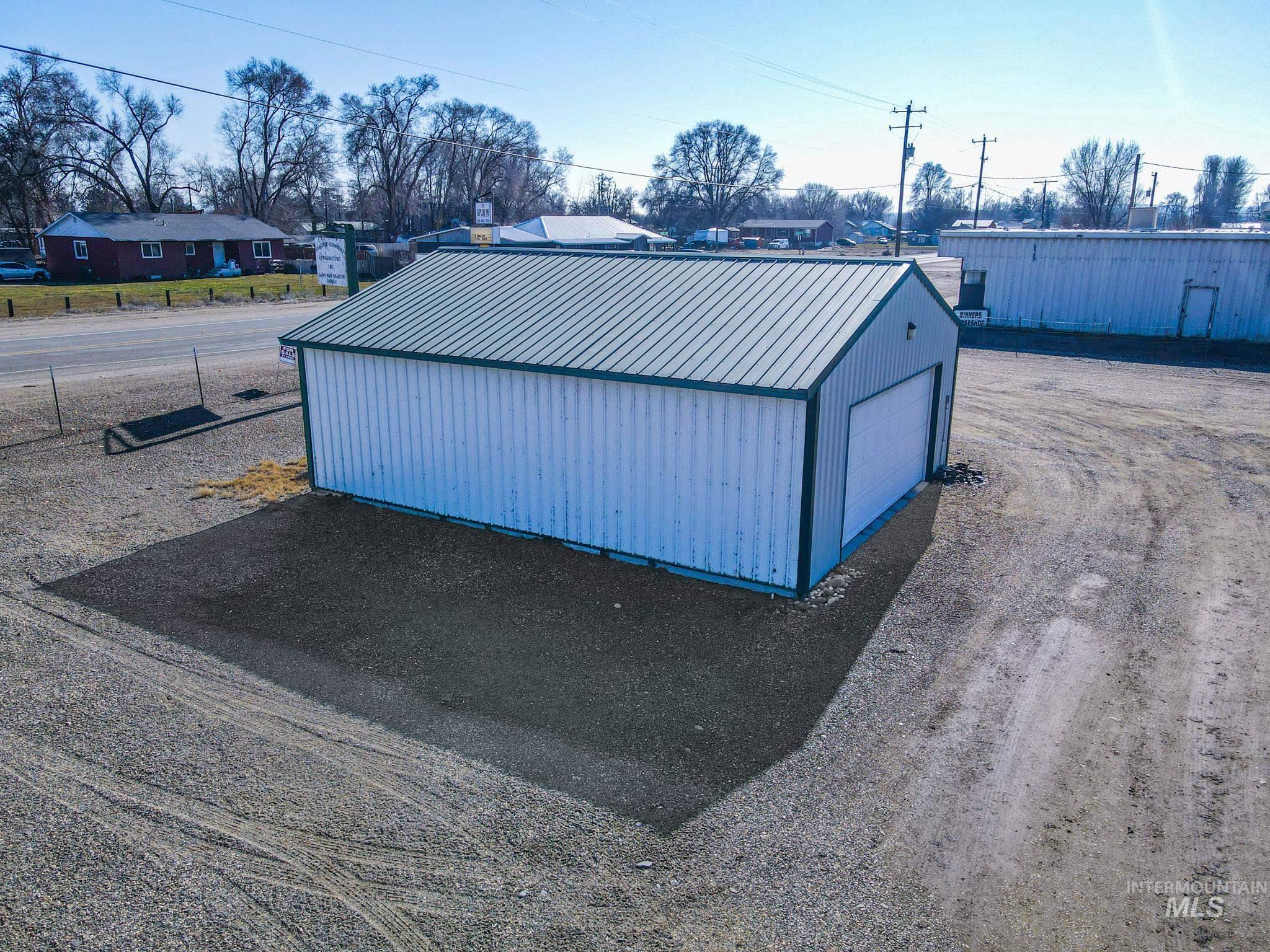 5589 Spur 95 Hwy Property Photo 33