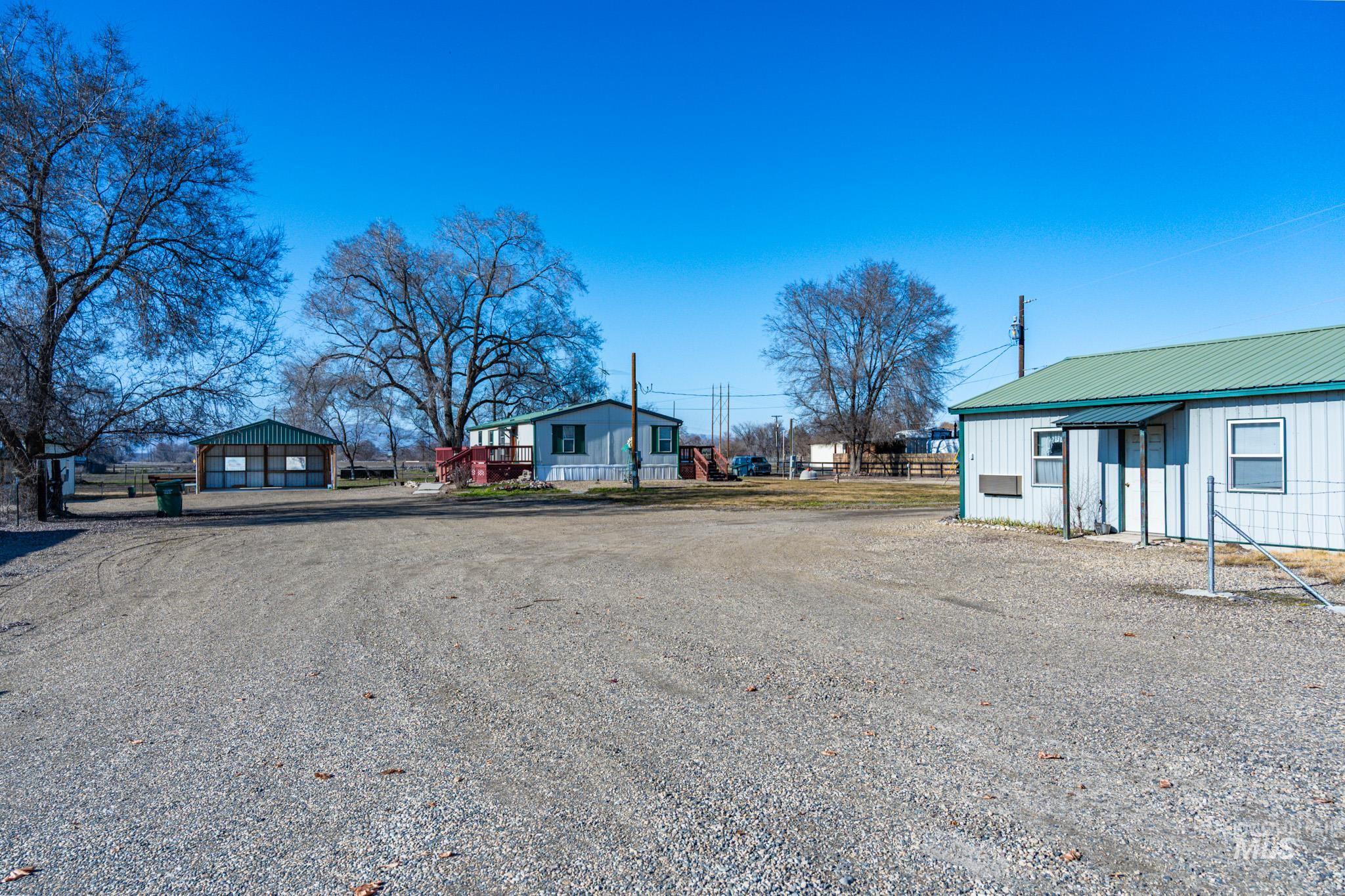 5589 Spur 95 Hwy Property Photo 34
