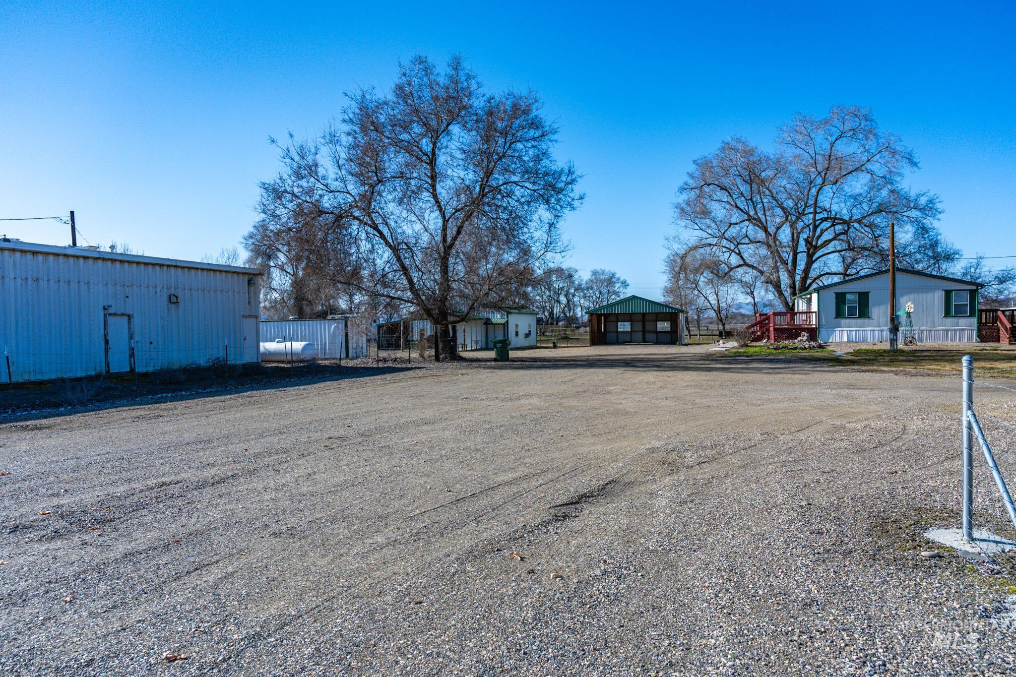 5589 Spur 95 Hwy Property Photo 35