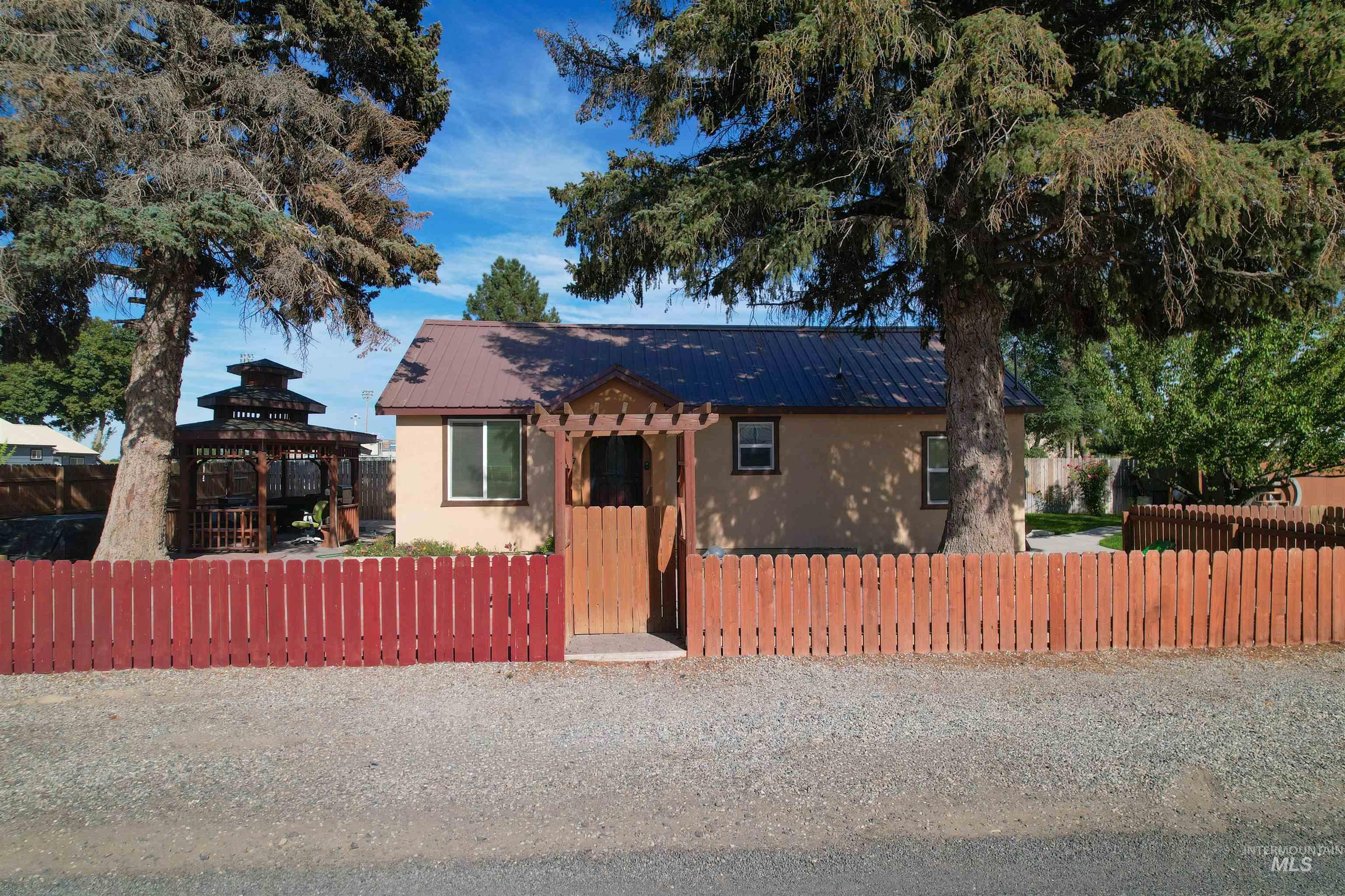 147 N Wendell St Property Photo 3