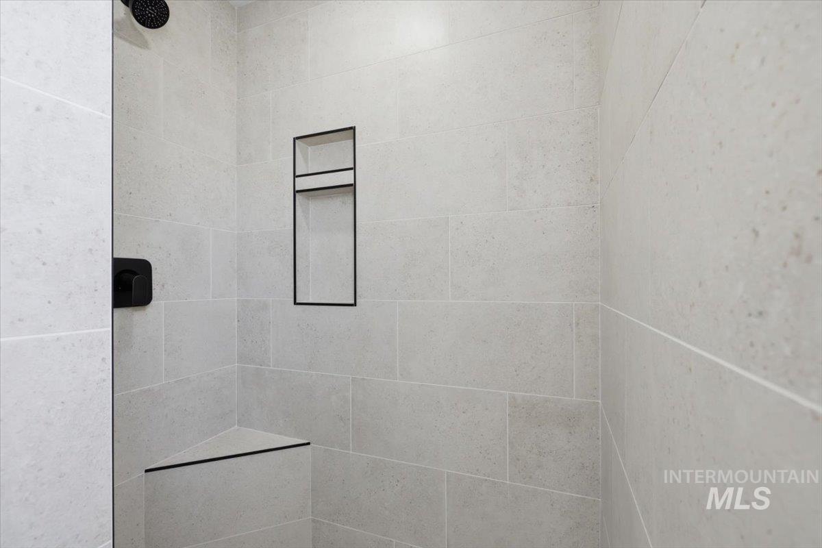 2132 Justine Ct. Property Photo 28