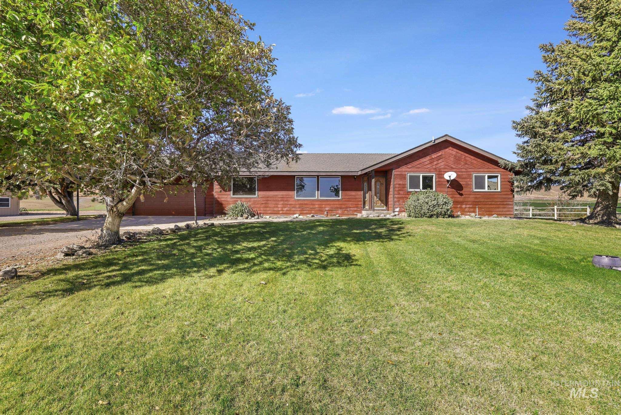 4296 W Arrow Head Dr Property Photo 1
