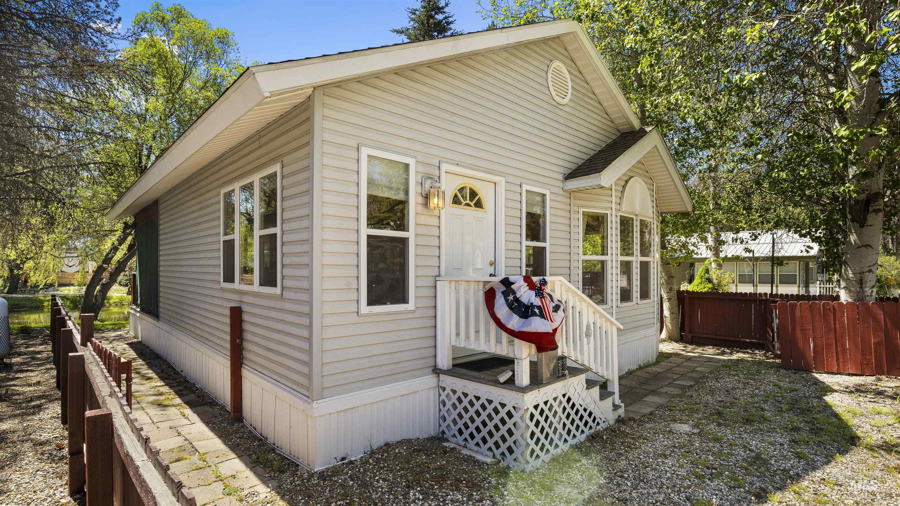 514 E13 Sawyer St Property Photo 6