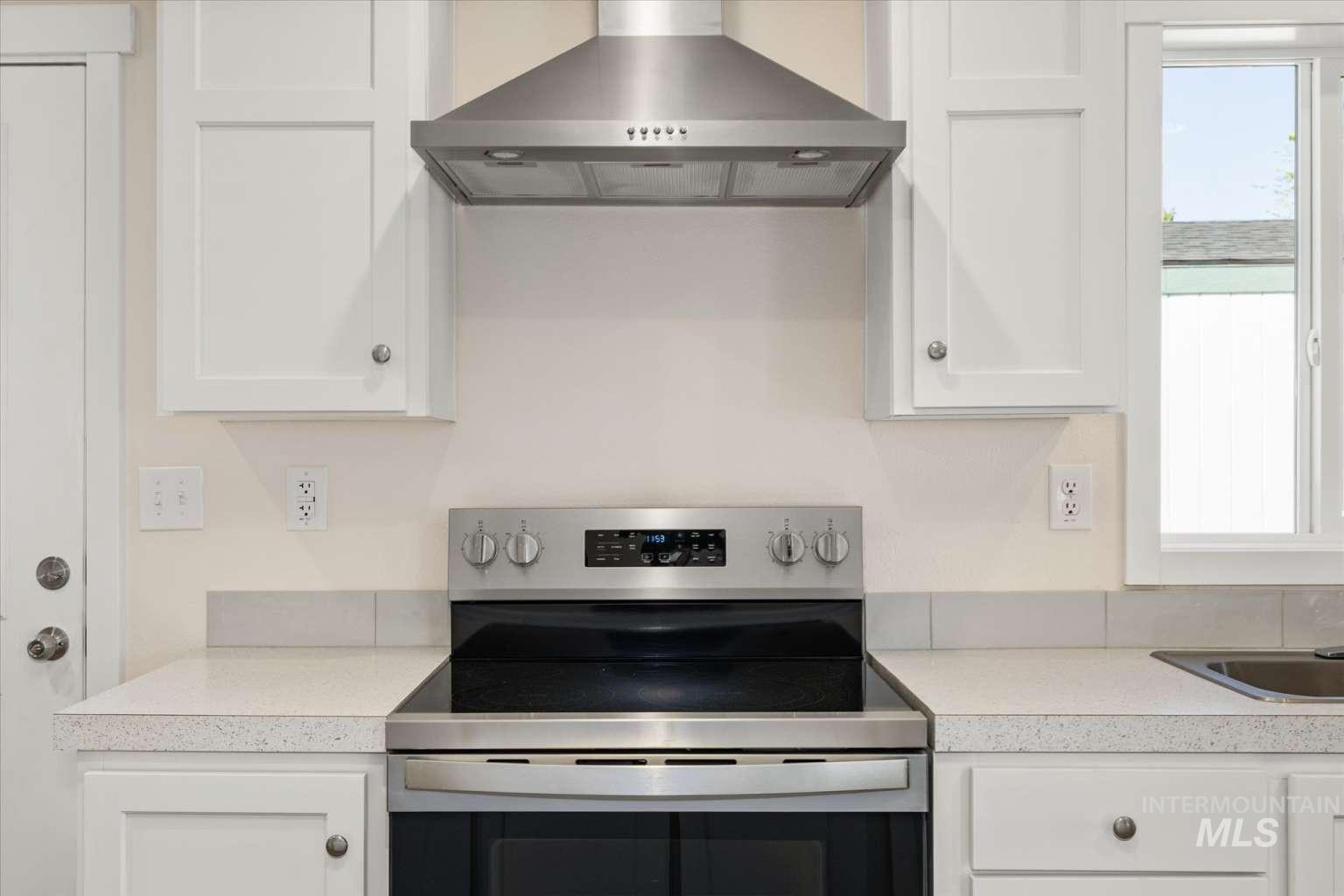 265 W 9th Property Photo 5