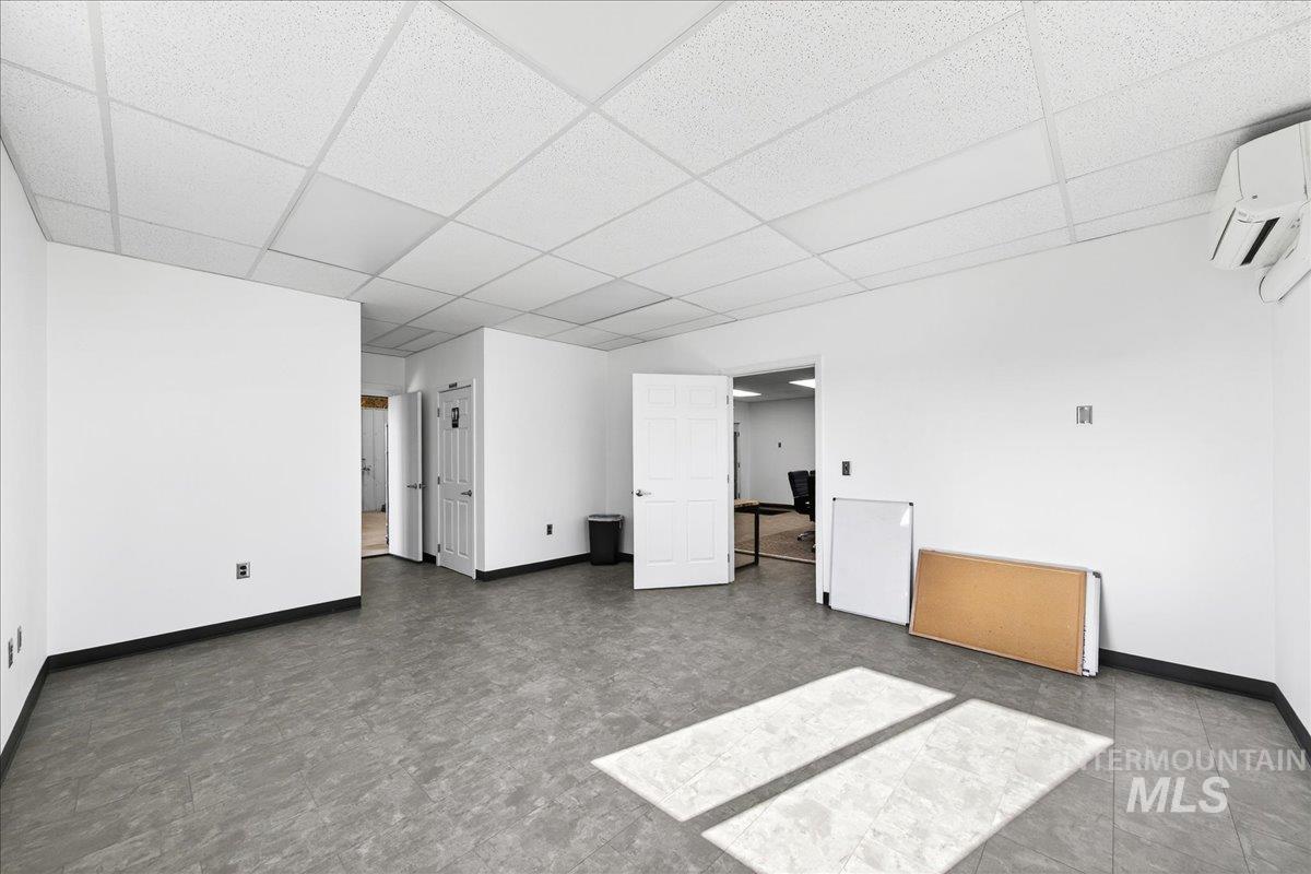 2800 E Chicago St Property Photo 11