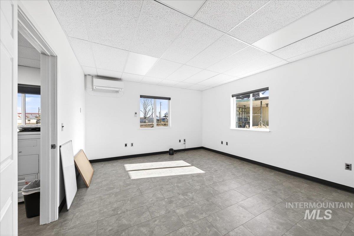 2800 E Chicago St Property Photo 12