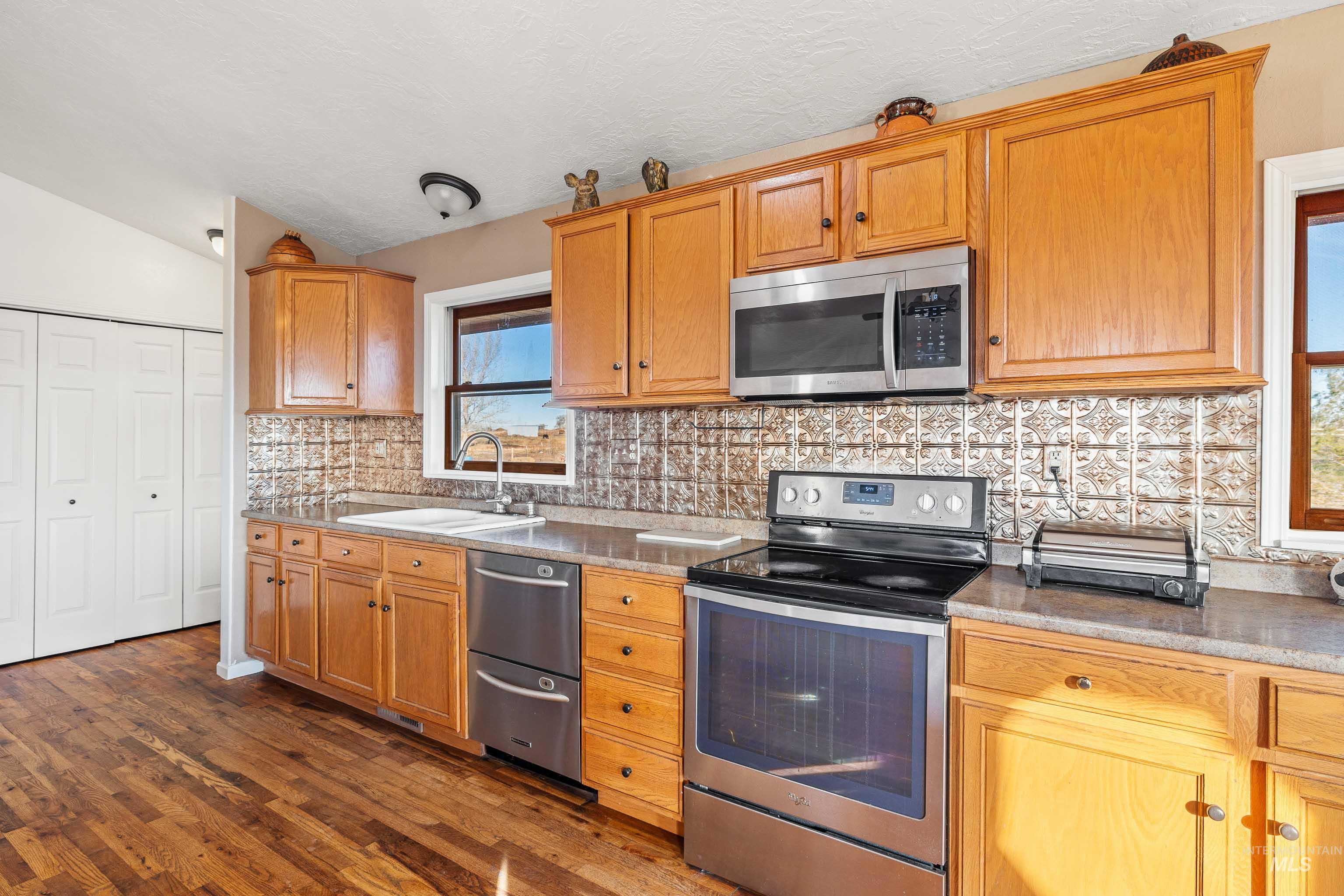 284 S 370 W Property Photo 10