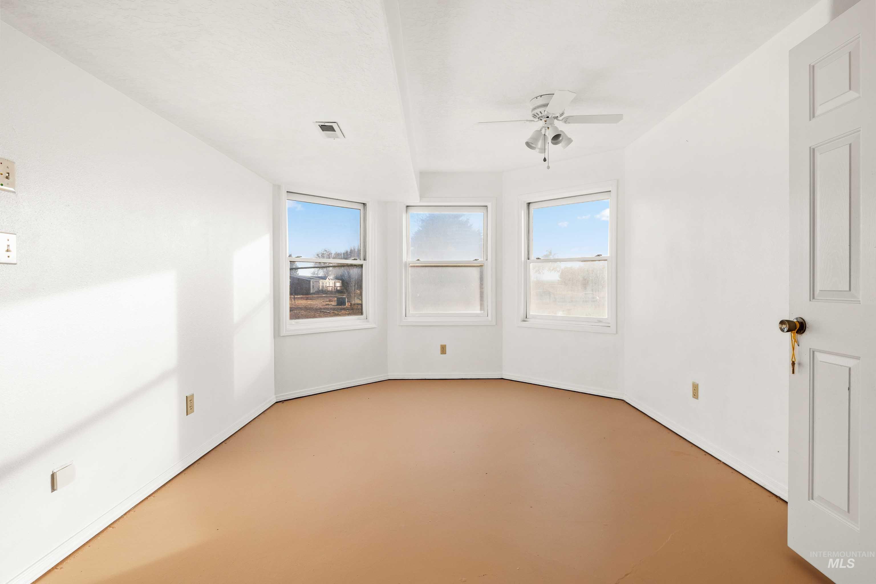 284 S 370 W Property Photo 27