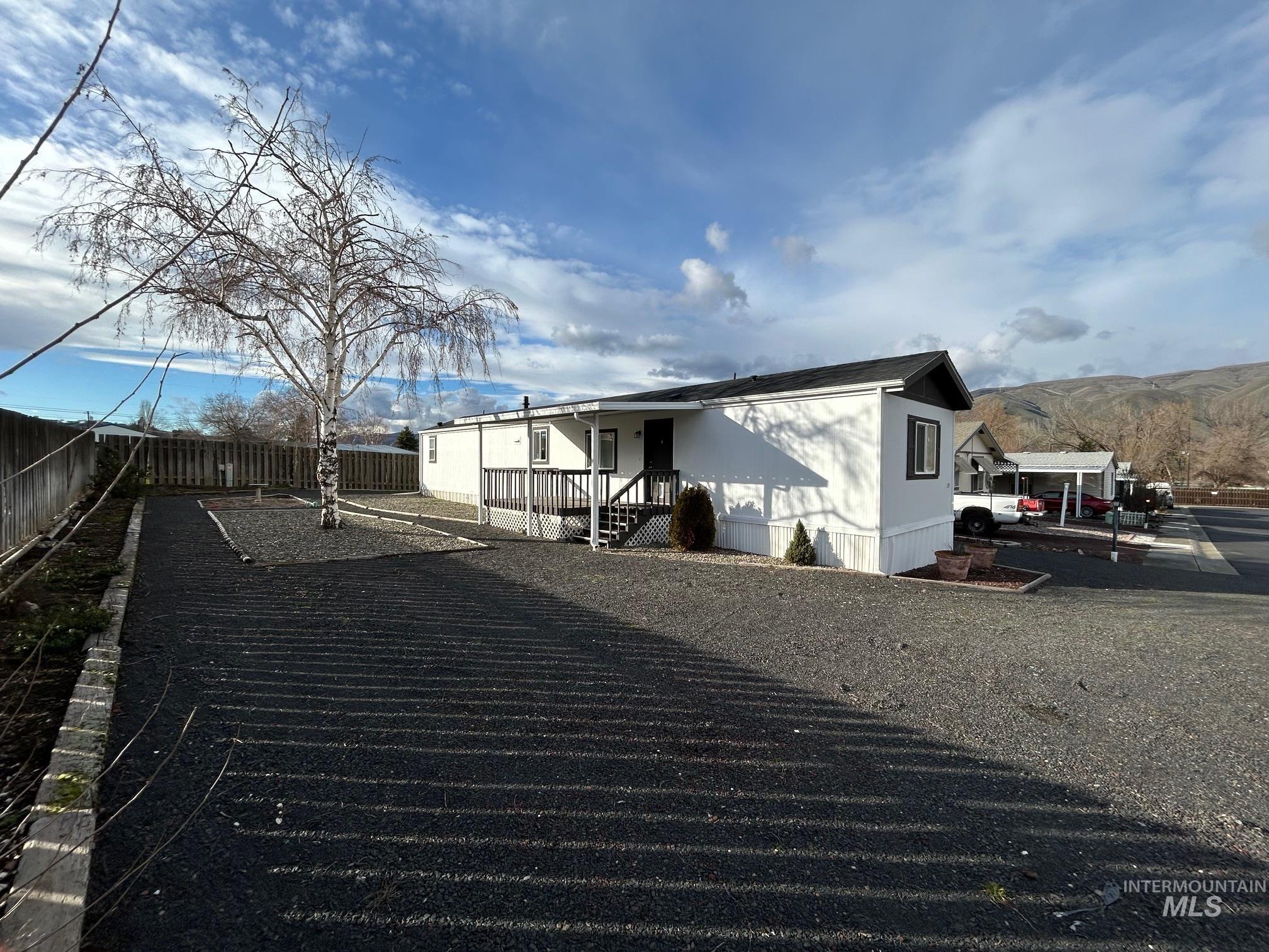 1430 Chestnut Street Property Photo 1