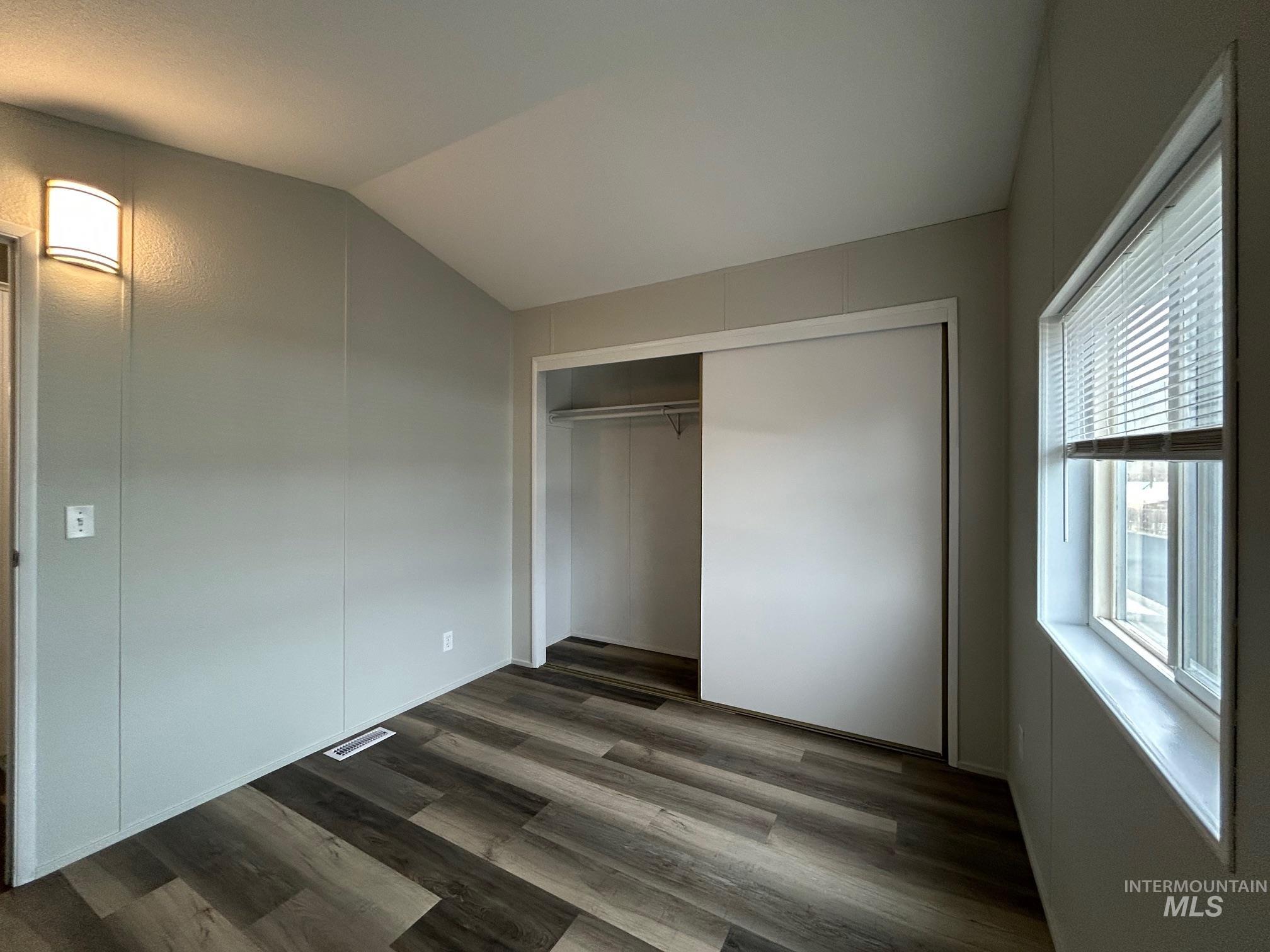 1430 Chestnut Street Property Photo 21