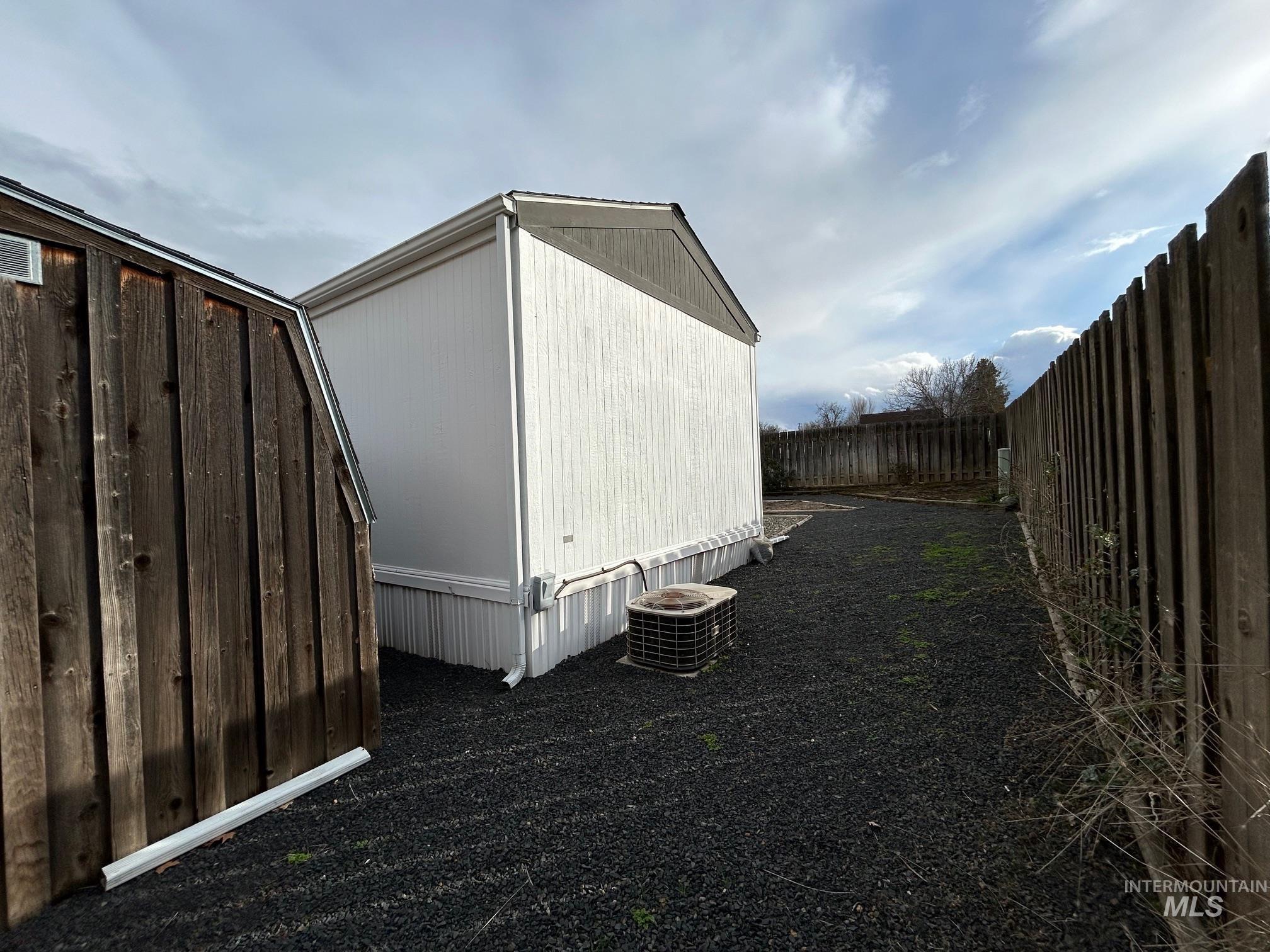 1430 Chestnut Street Property Photo 25